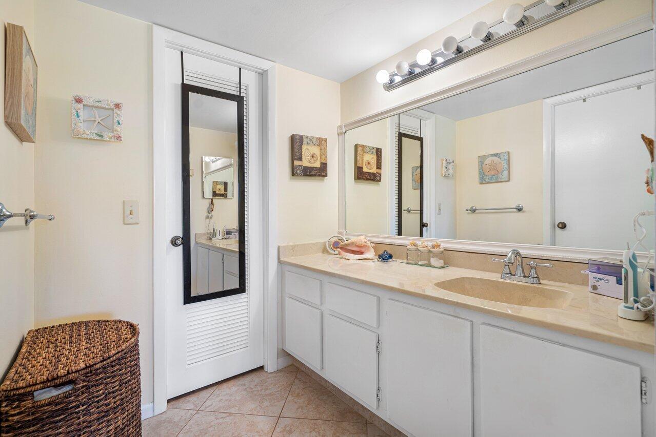 1030 Us Highway 1 108