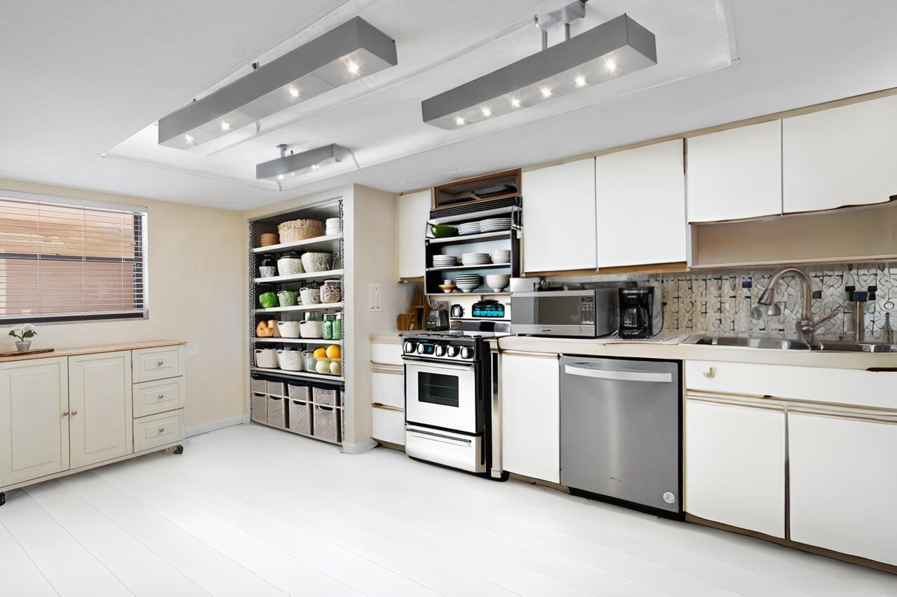 1030 Us Highway 1 108