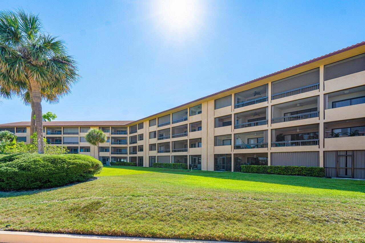 1030 Us Highway 1 108