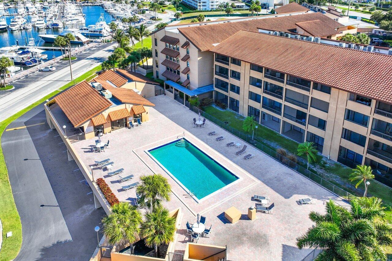 1030 Us Highway 1 108