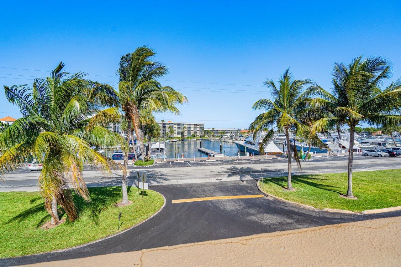 1030 Us Highway 1 108