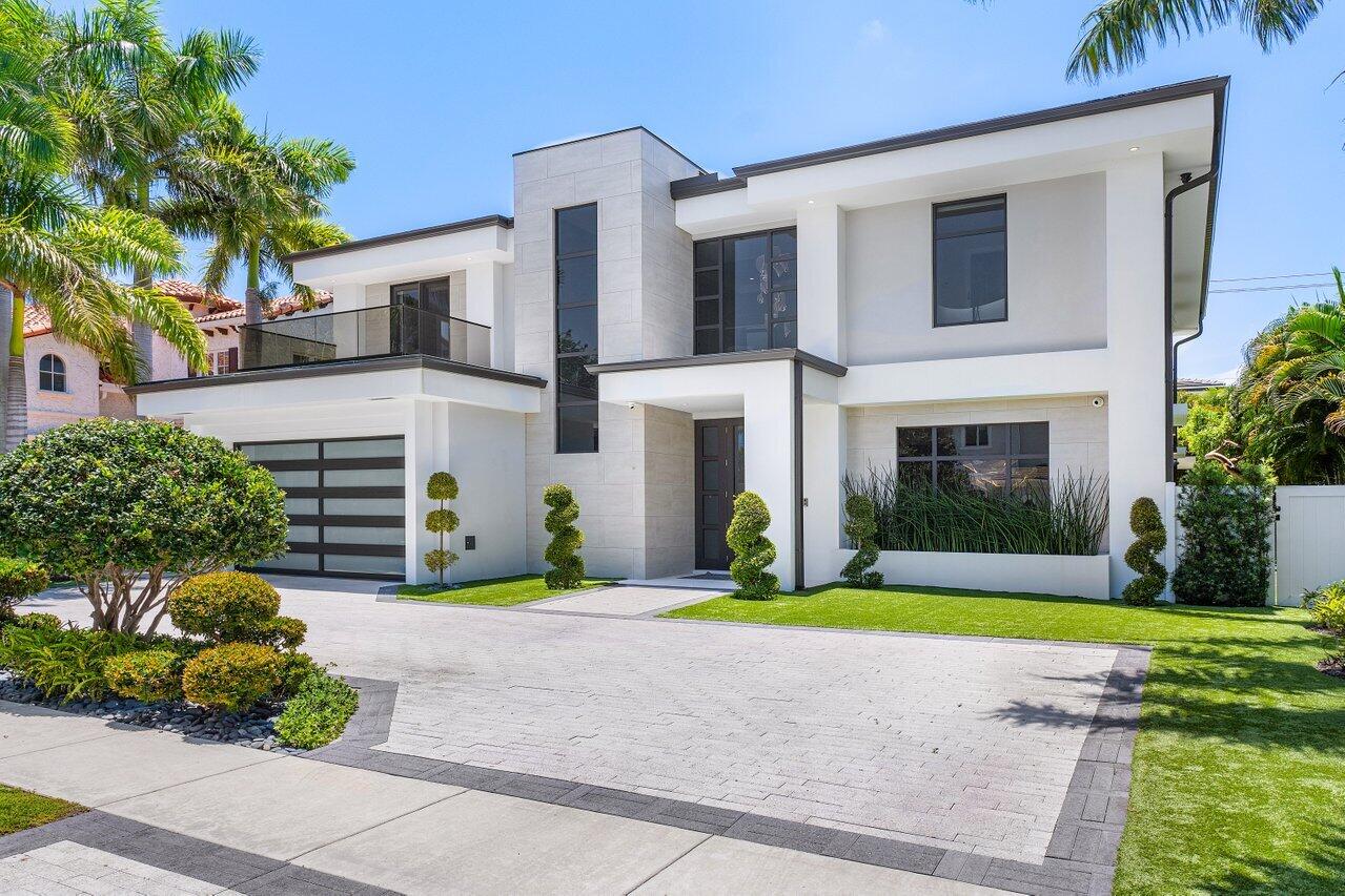464 NE 7th Street