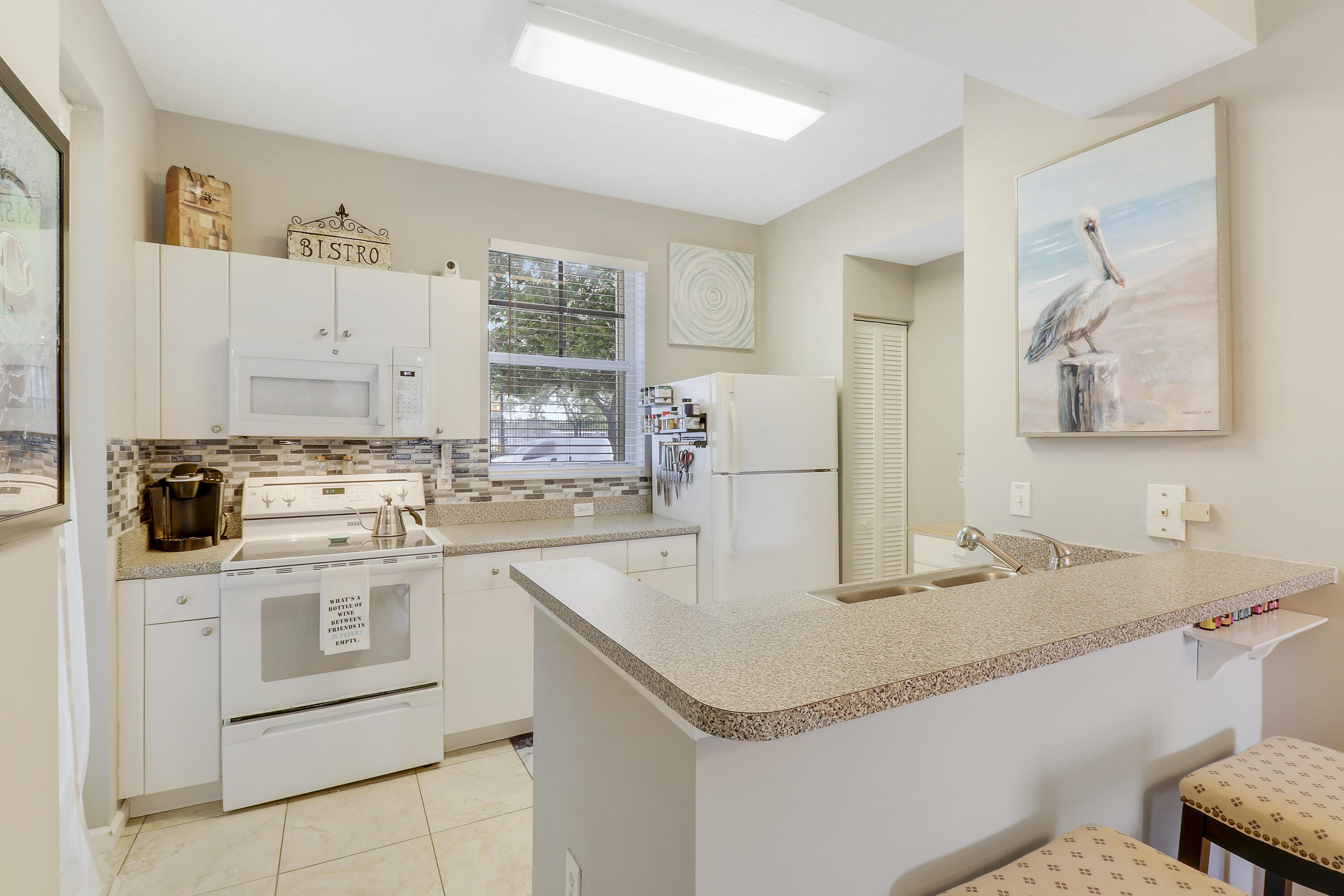 1116 University Boulevard 14