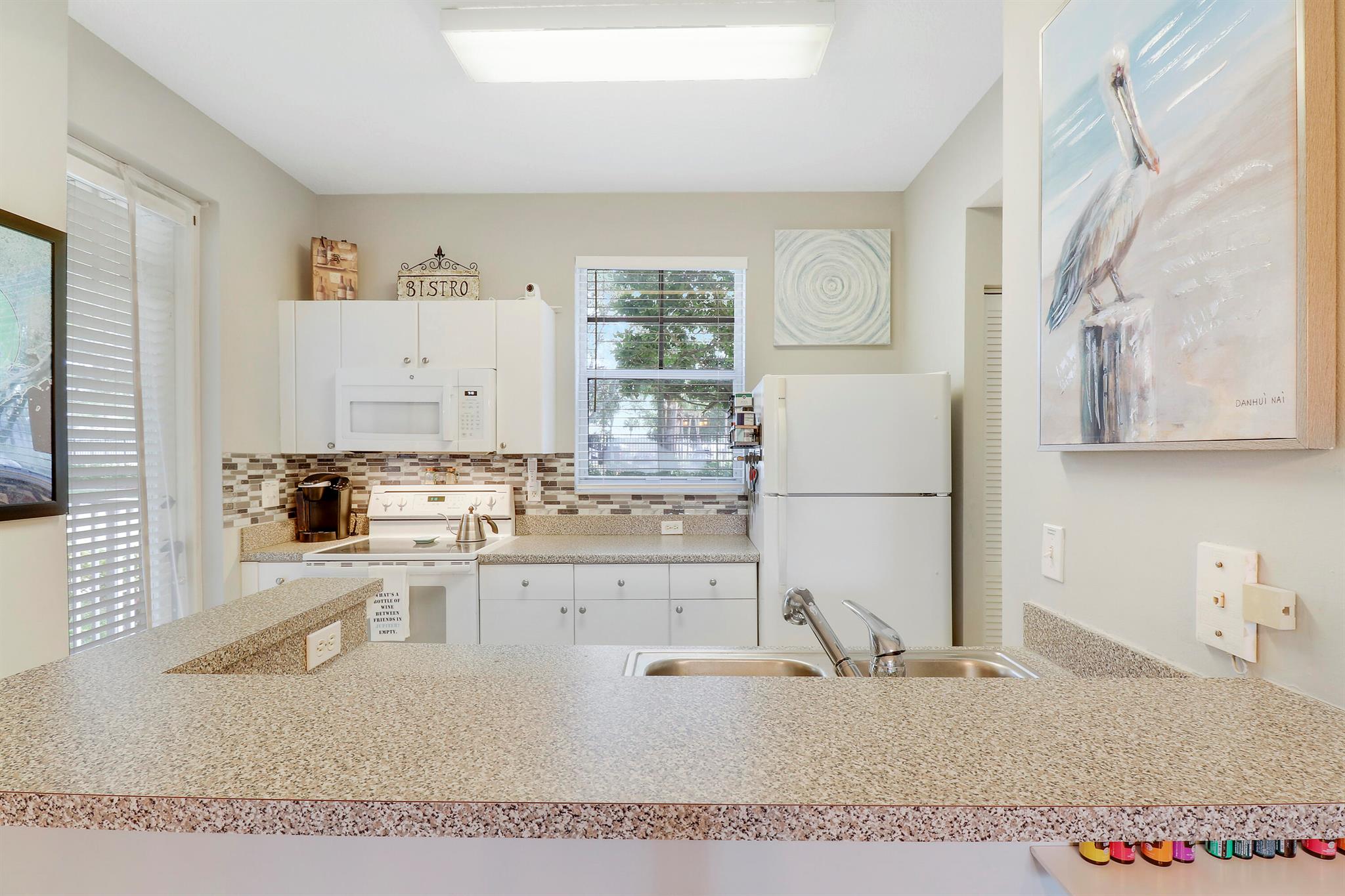 1116 University Boulevard 14