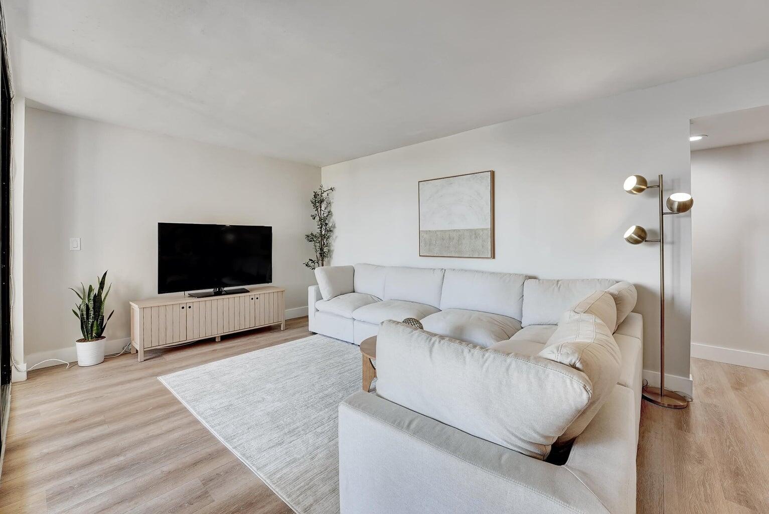 500 Egret Circle 8503