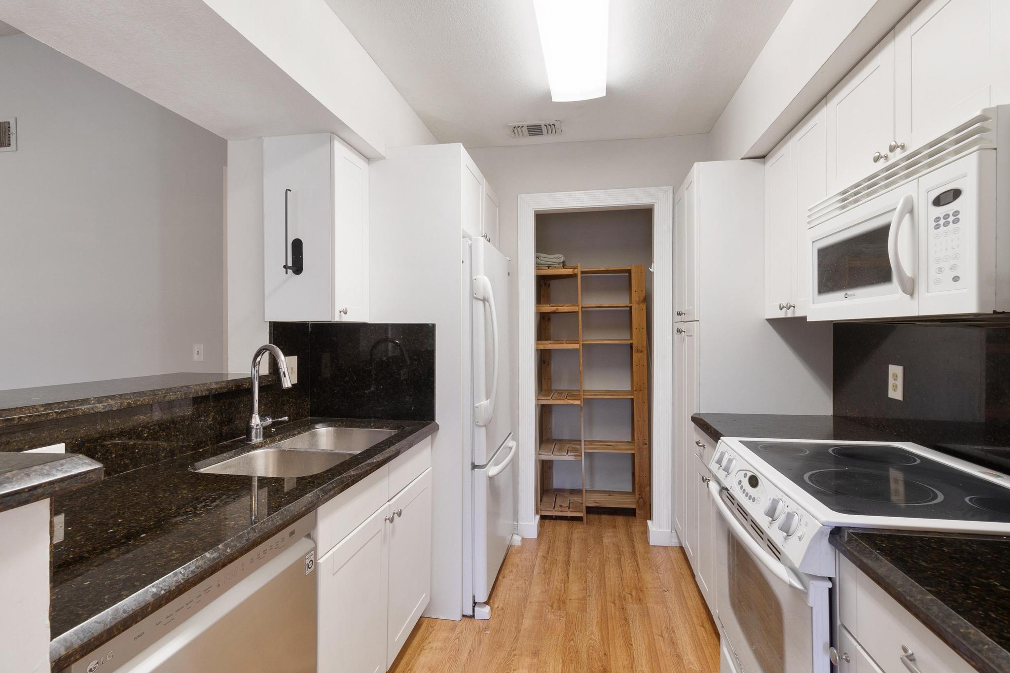 815 W Boulevard 16-202
