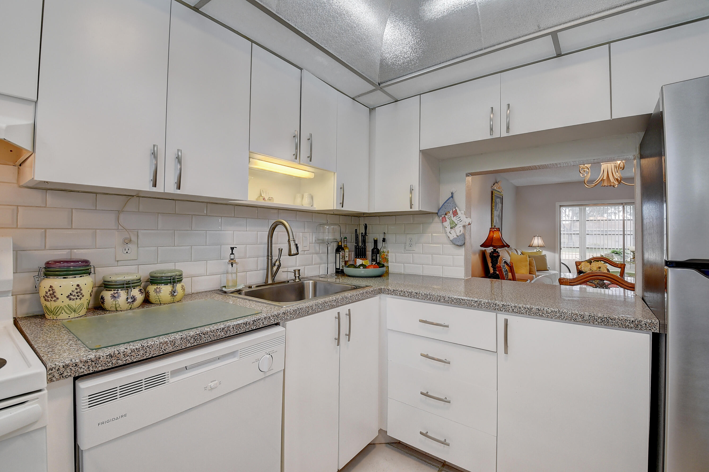 5 Abbey Lane 108