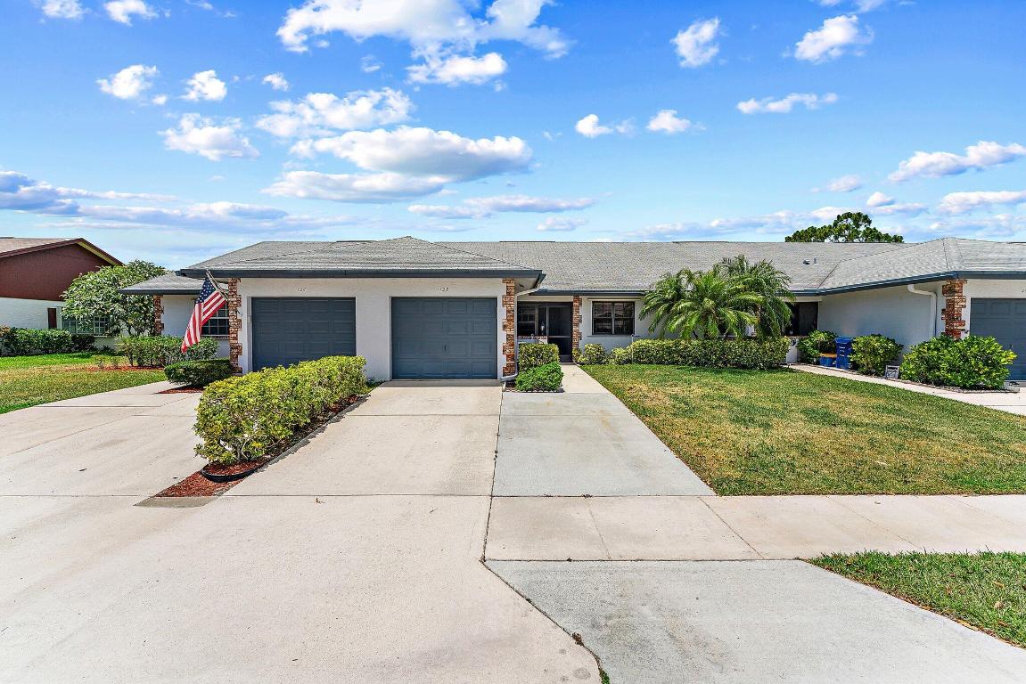 128 Moccasin Trail S