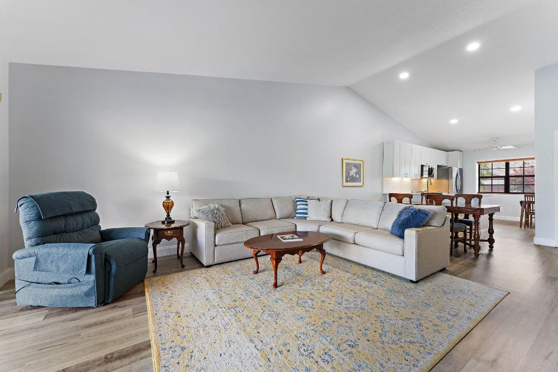 128 Moccasin Trail S