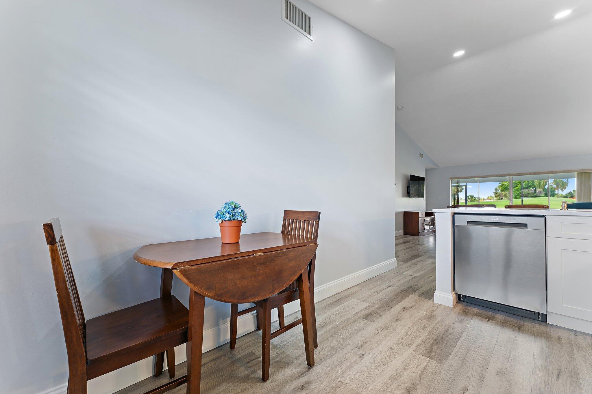 128 Moccasin Trail S