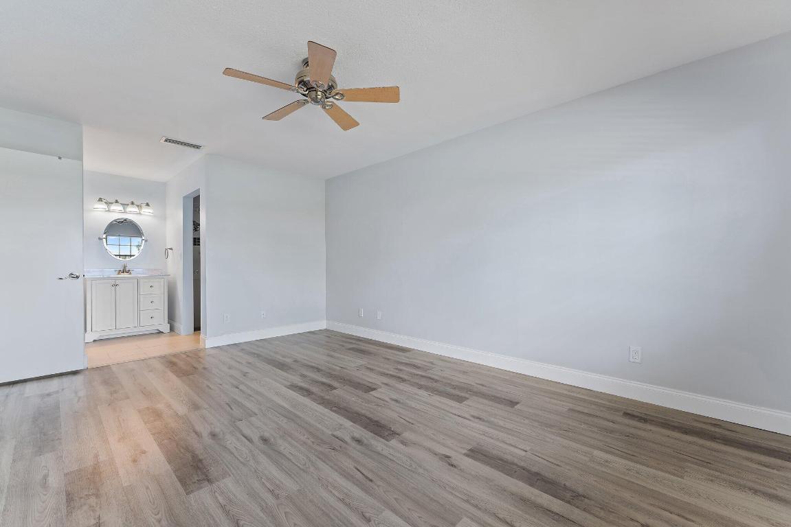 128 Moccasin Trail S