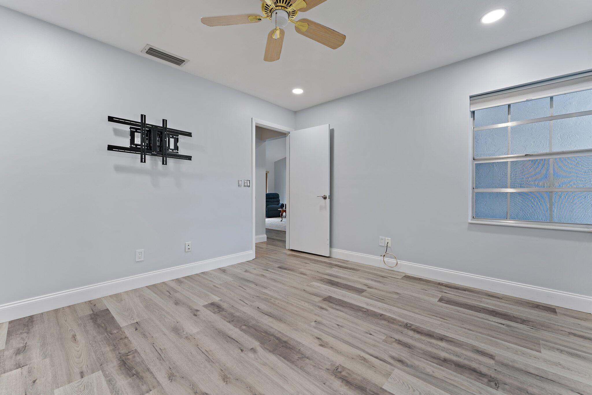 128 Moccasin Trail S
