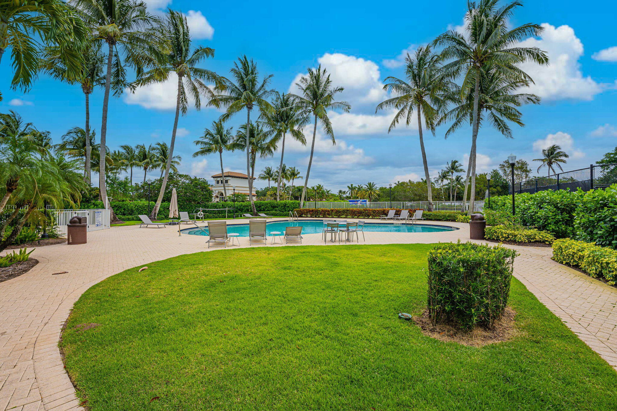 16024 Bristol Isle Way