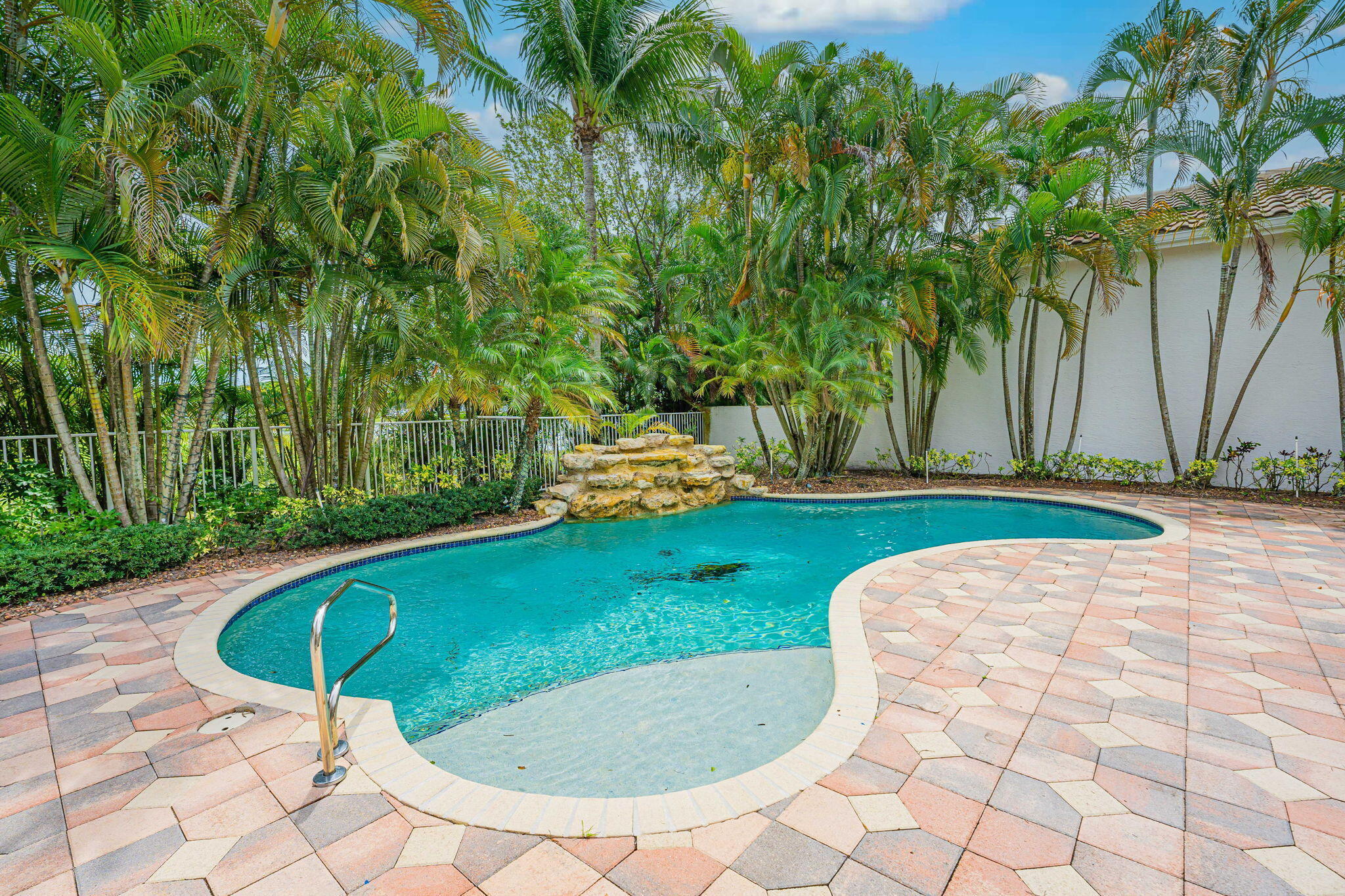 16024 Bristol Isle Way