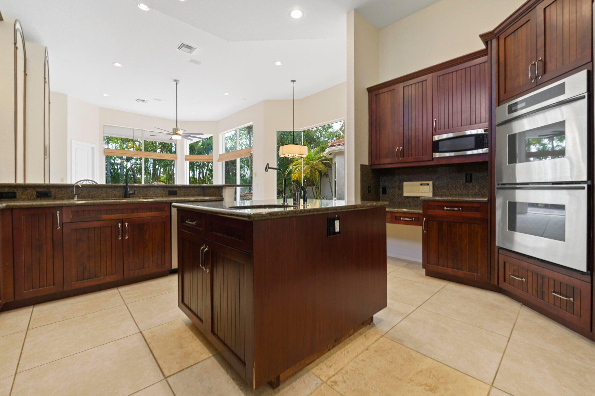 16024 Bristol Isle Way