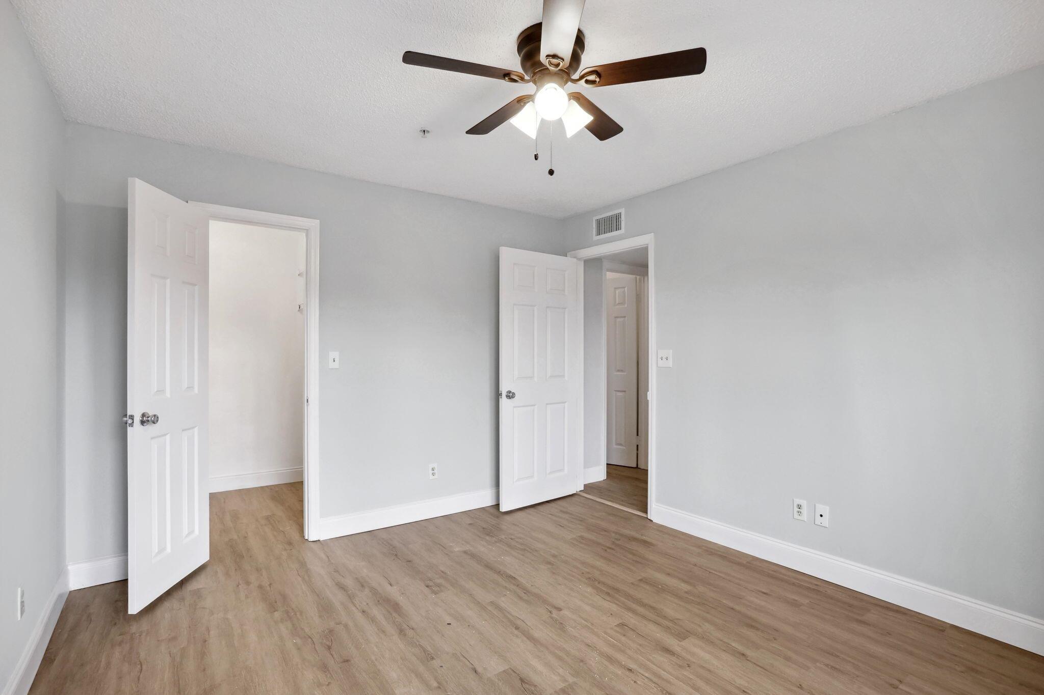 2301 N Congress Ave 25