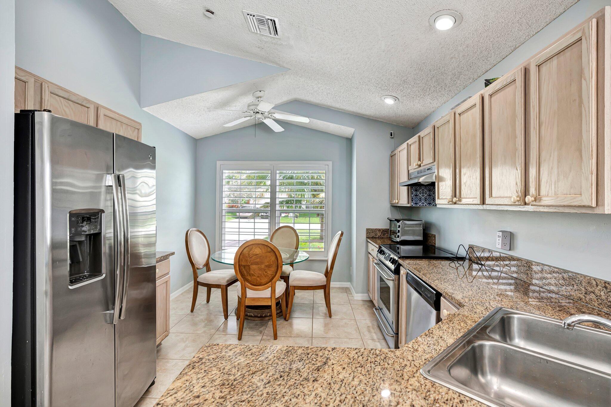 6190 Lauderdale Street