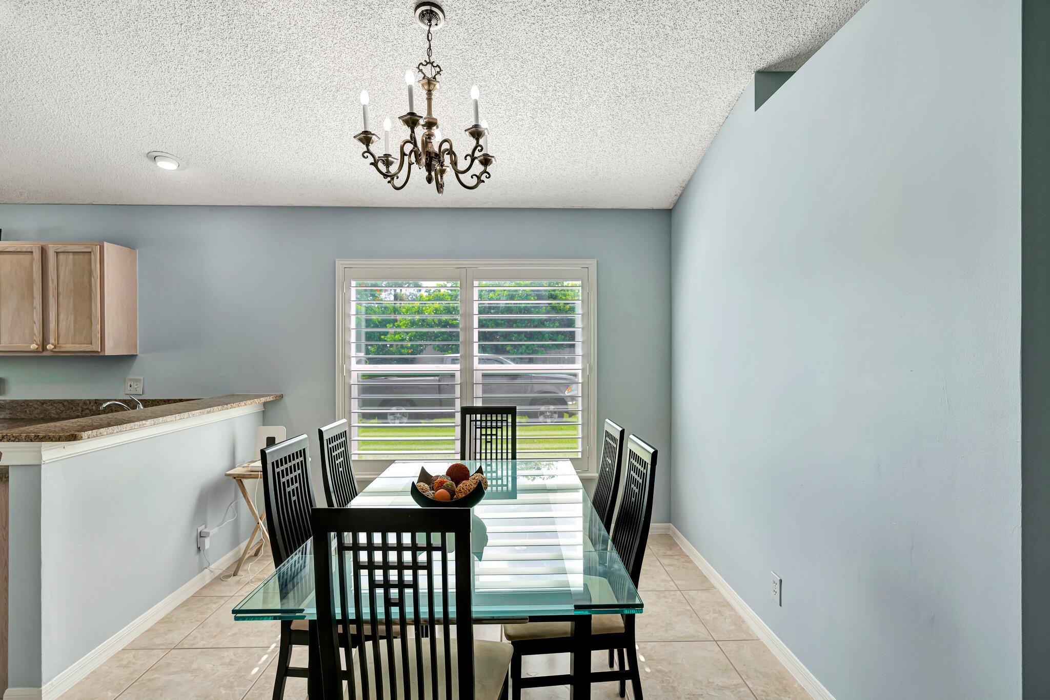 6190 Lauderdale Street