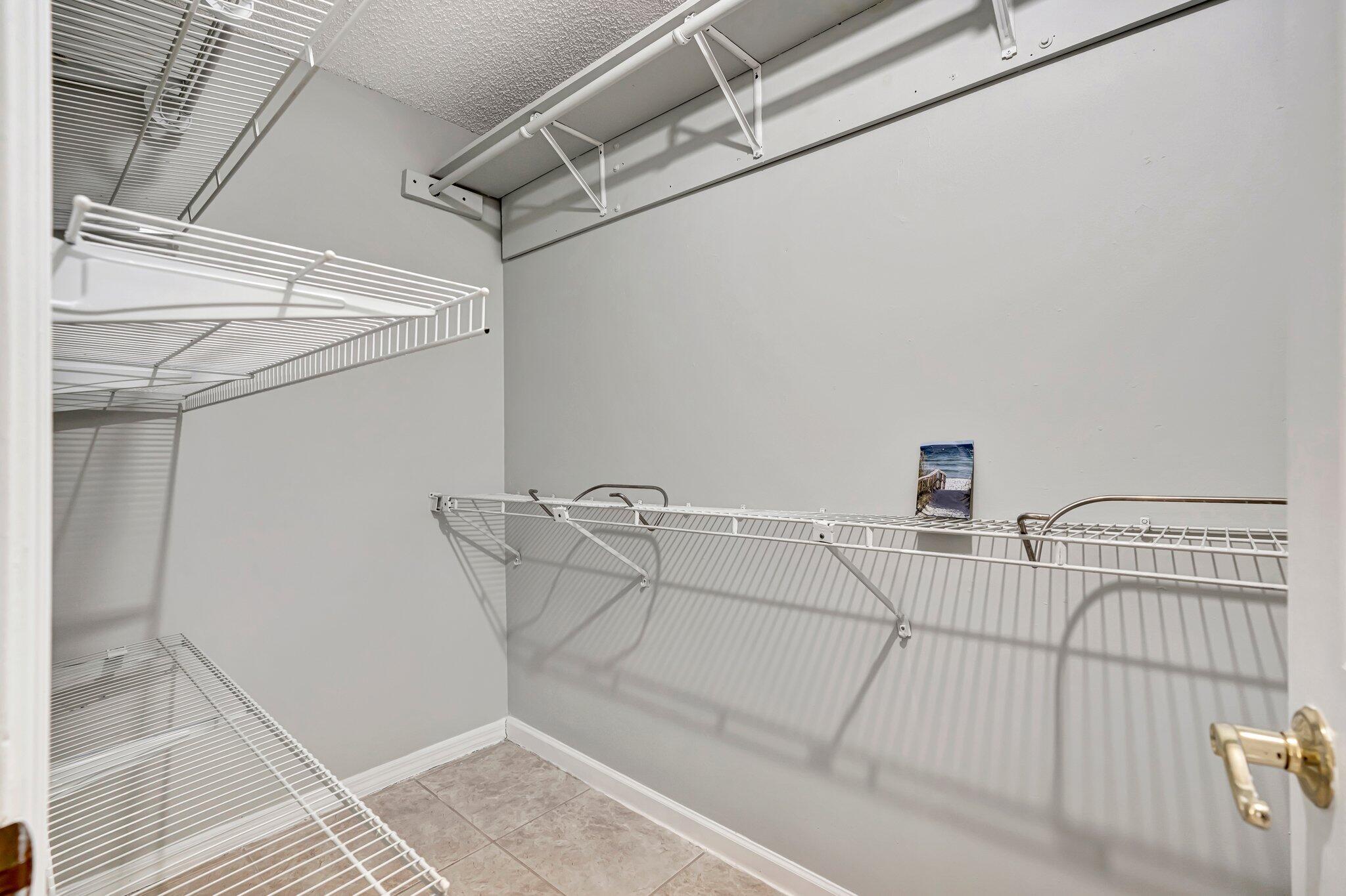 6190 Lauderdale Street