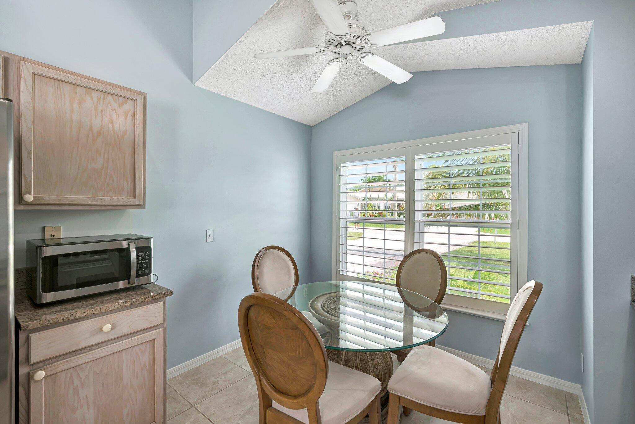 6190 Lauderdale Street