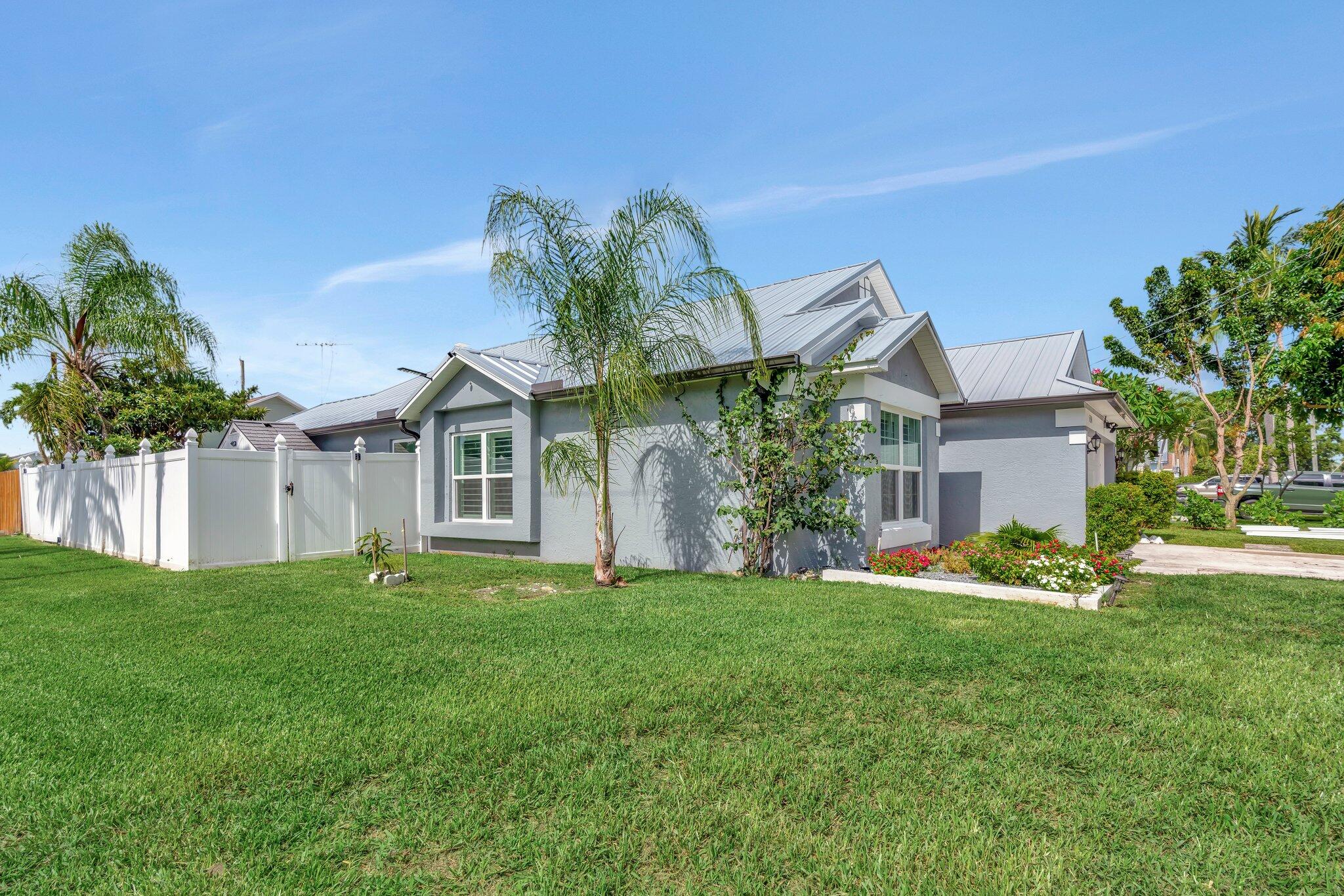 6190 Lauderdale Street