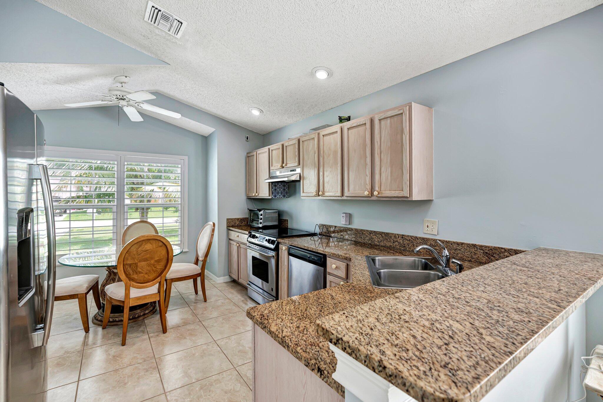 6190 Lauderdale Street