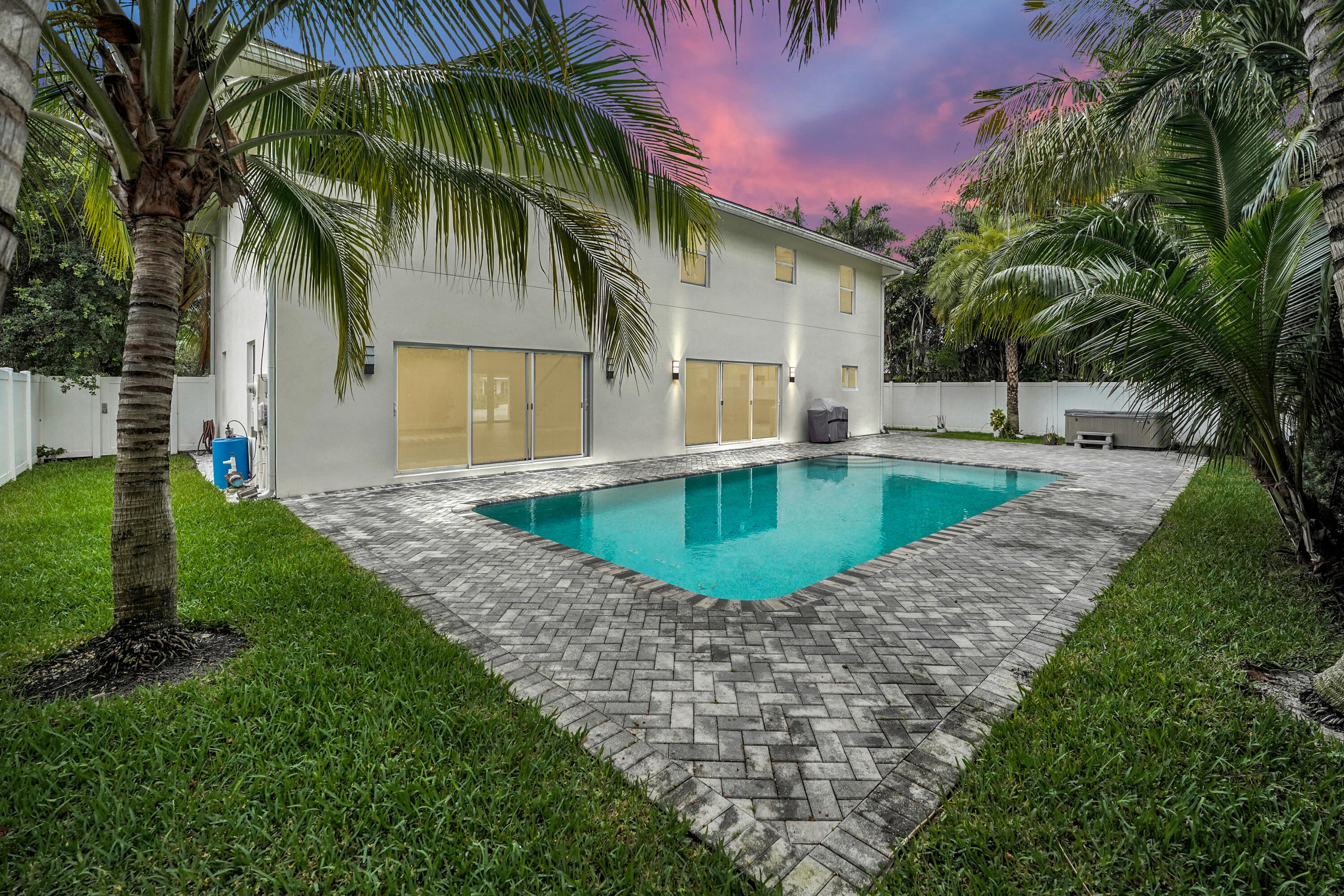 769 NW 7th Street