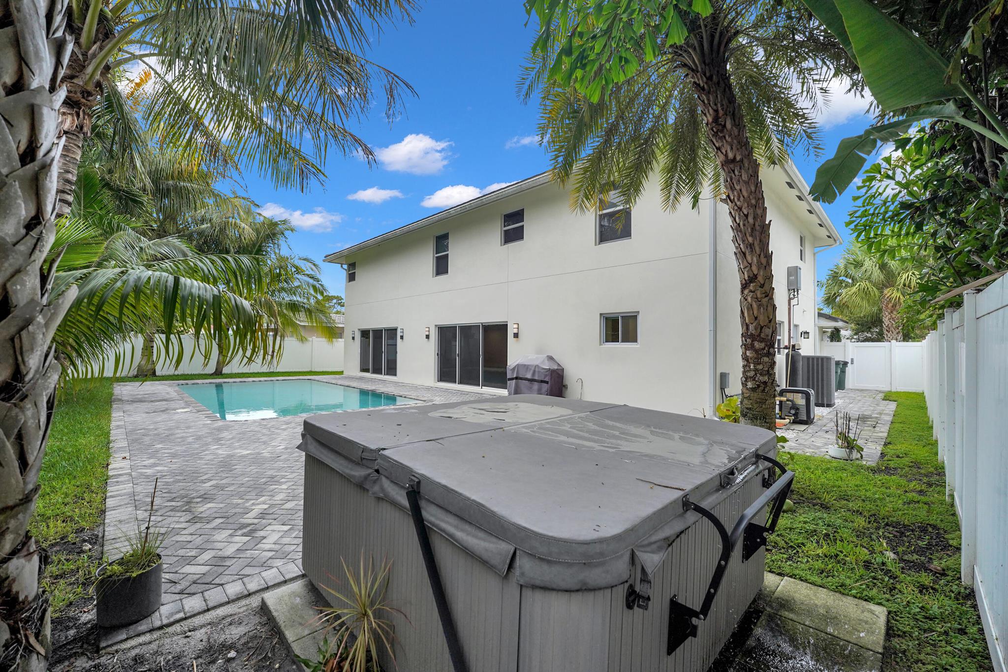 769 NW 7th Street