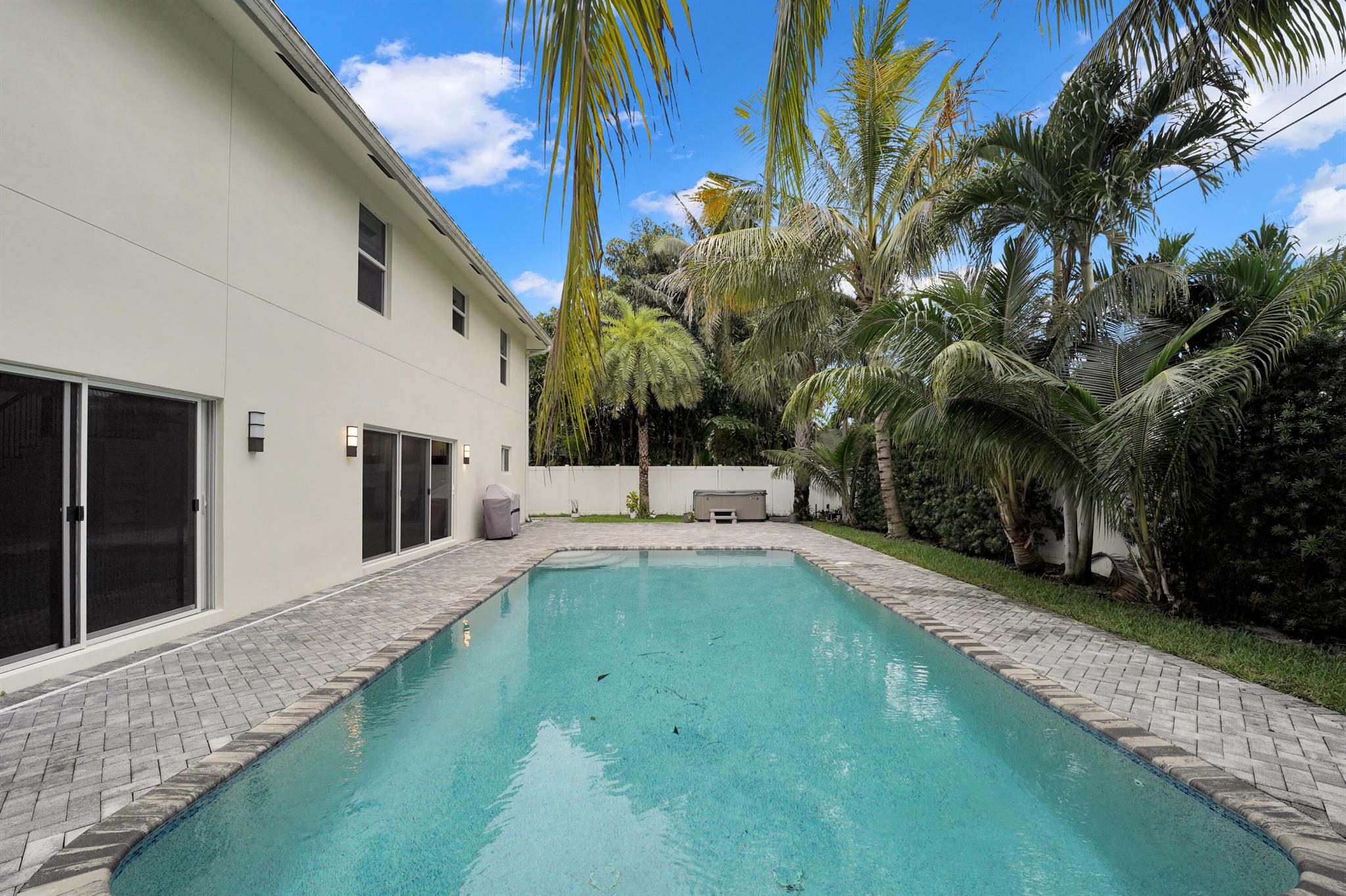 769 NW 7th Street