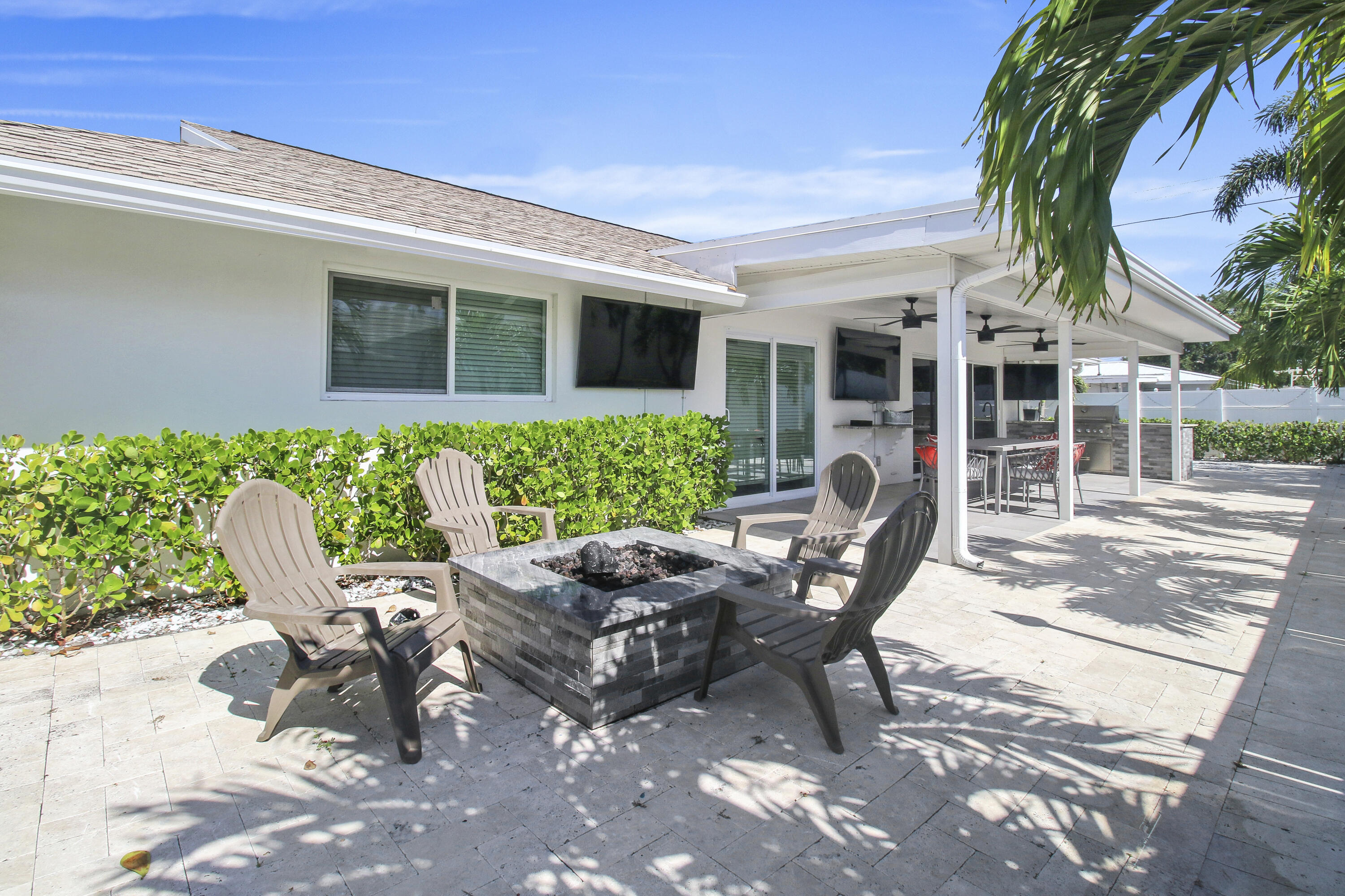 523 Harbour Road