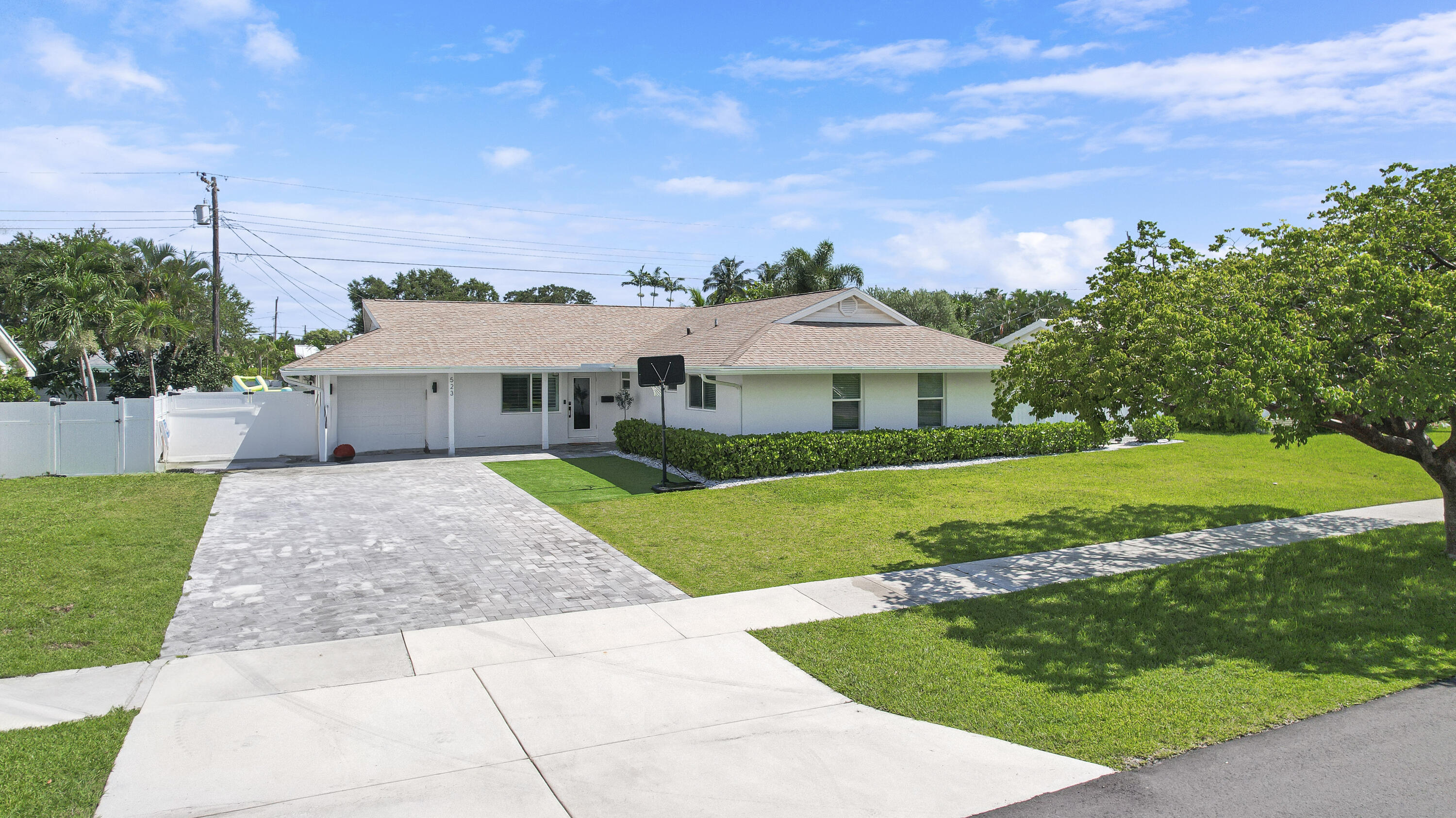523 Harbour Road