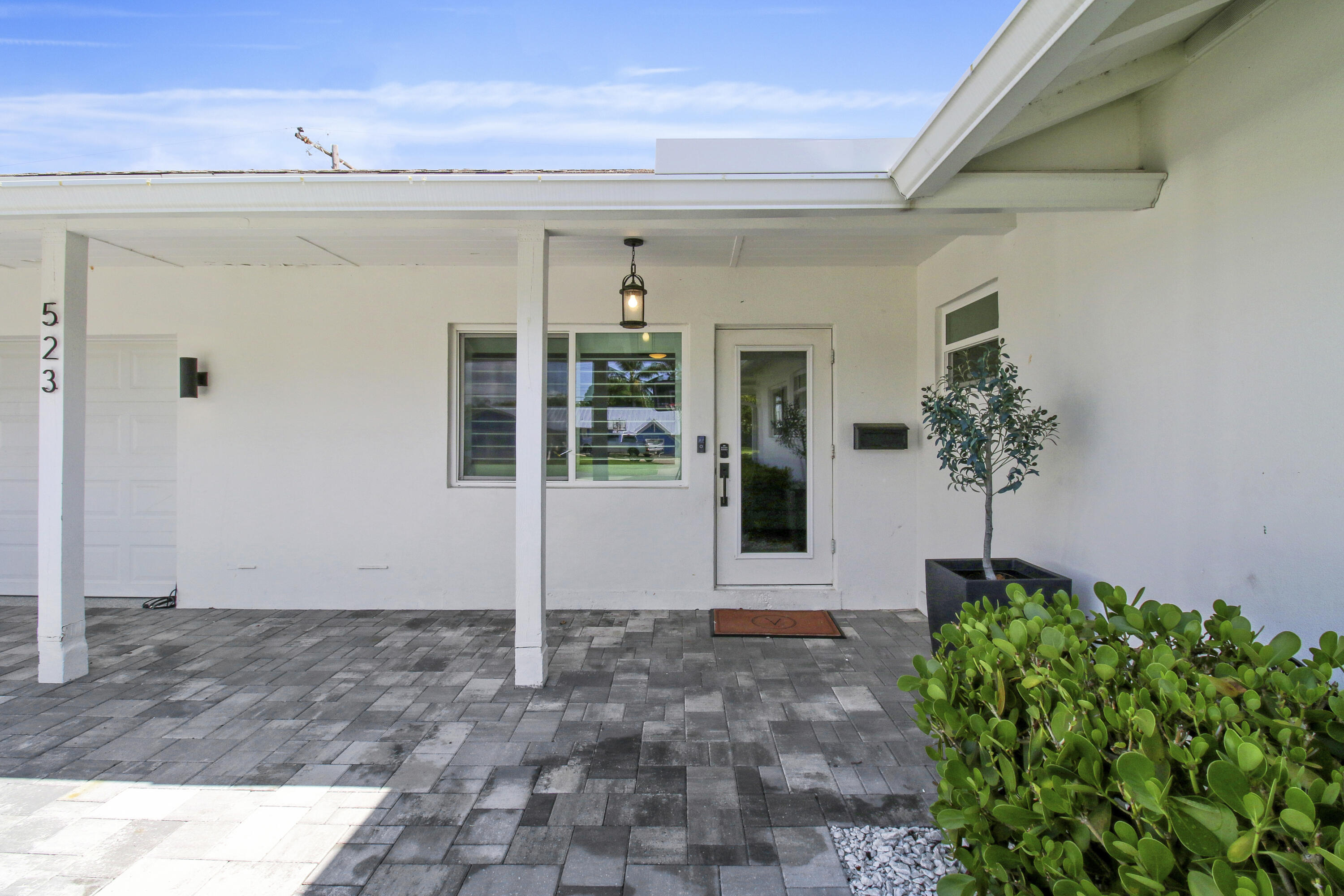 523 Harbour Road