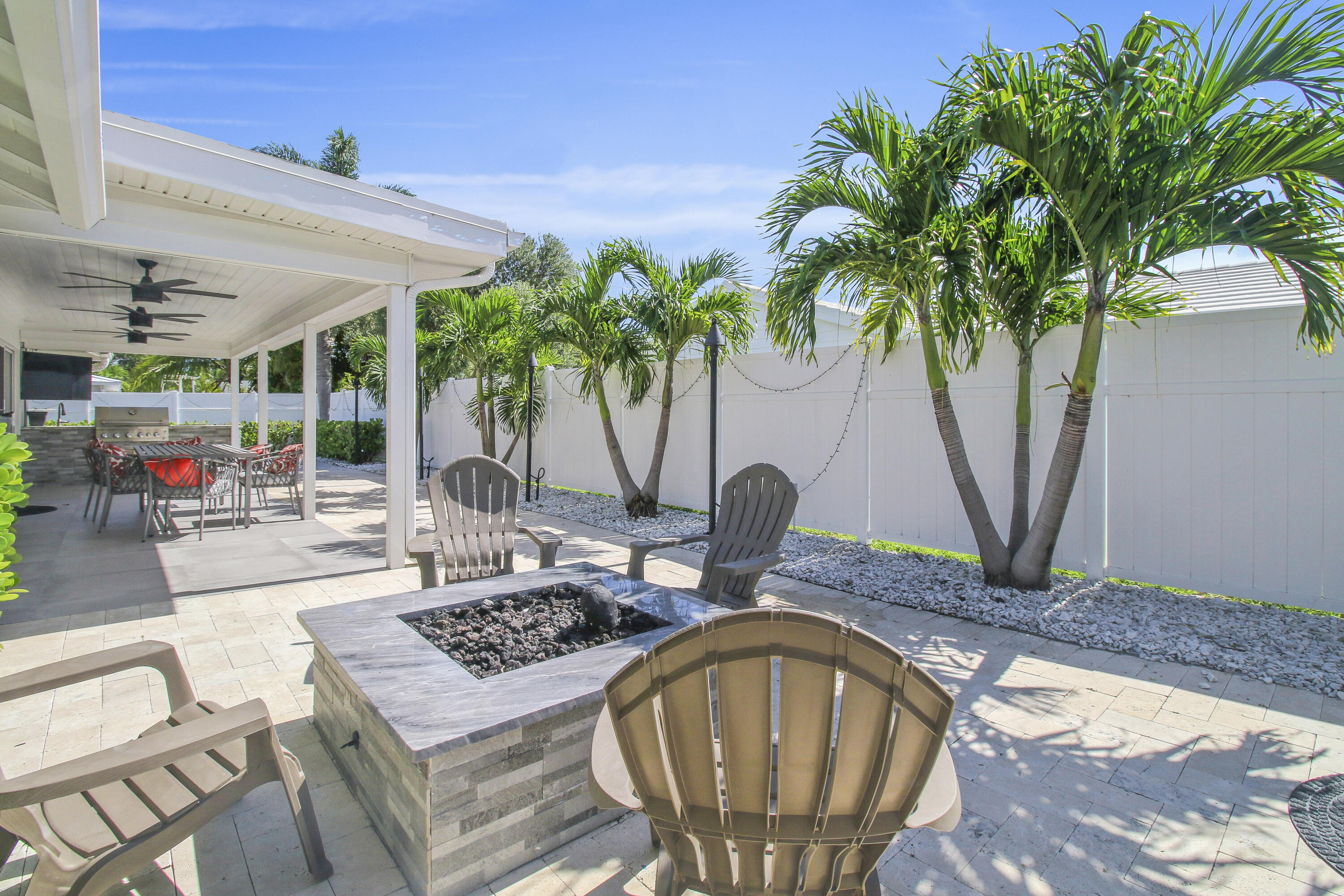 523 Harbour Road