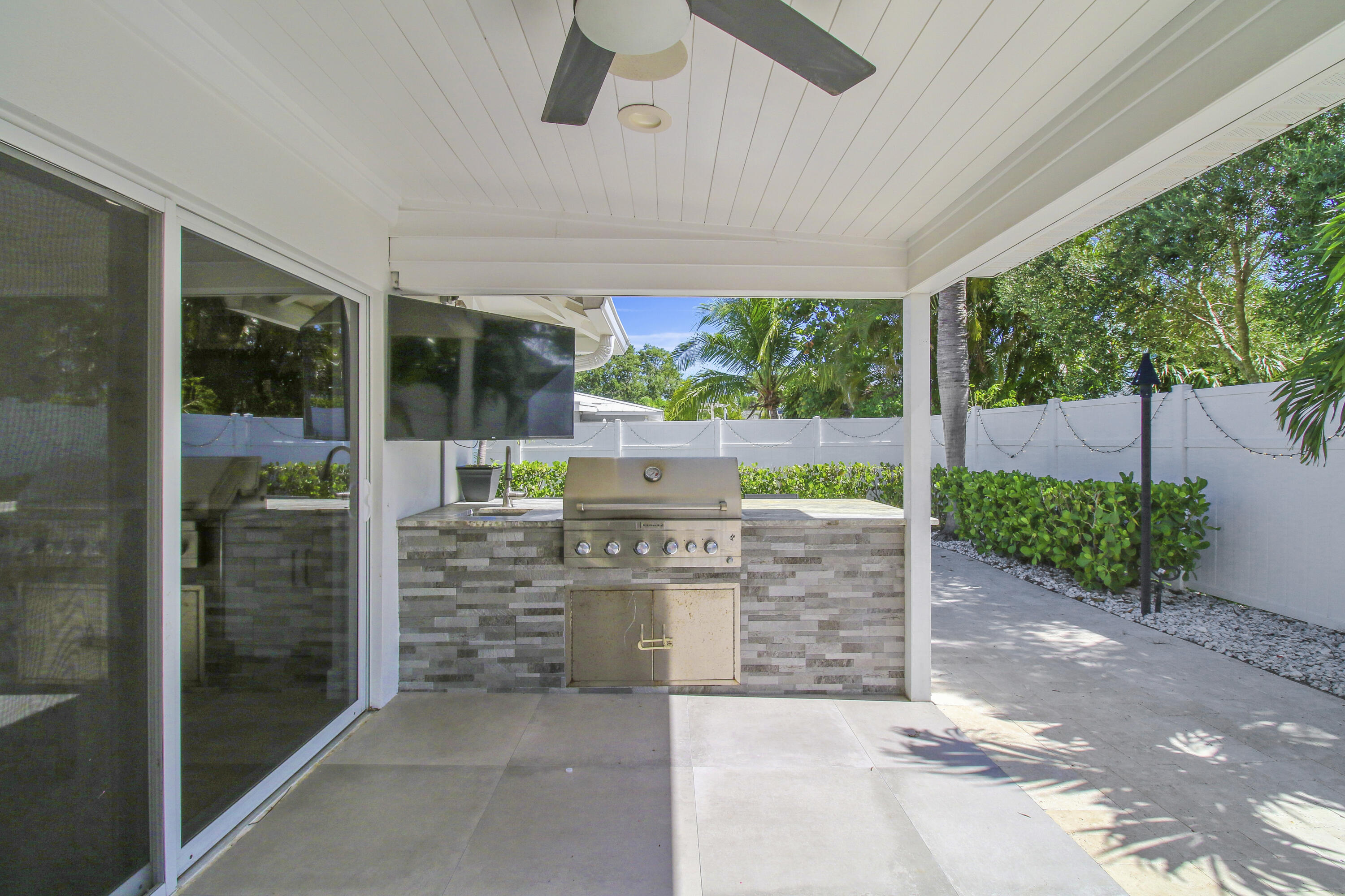 523 Harbour Road