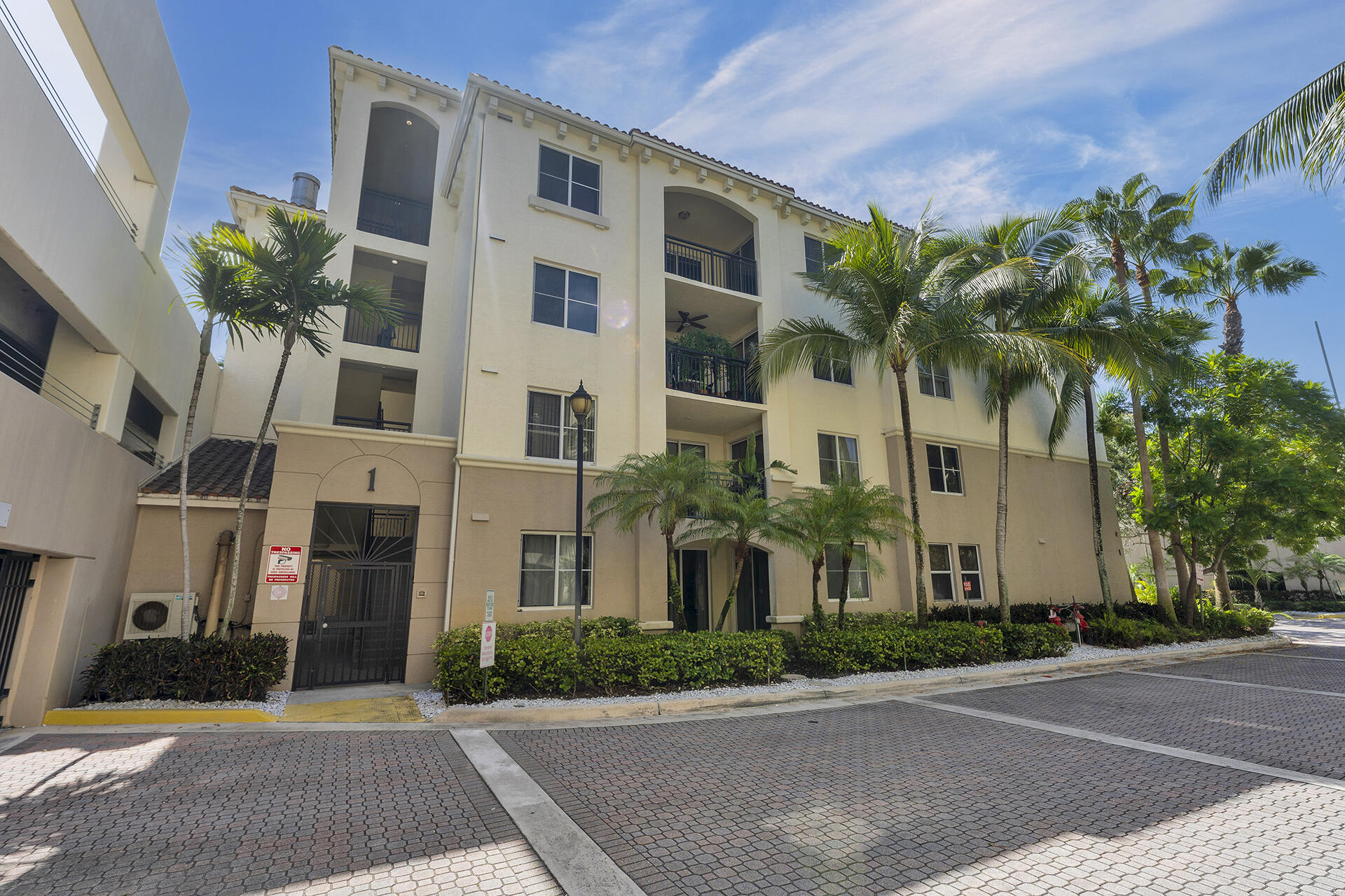 1411 Renaissance Way 411