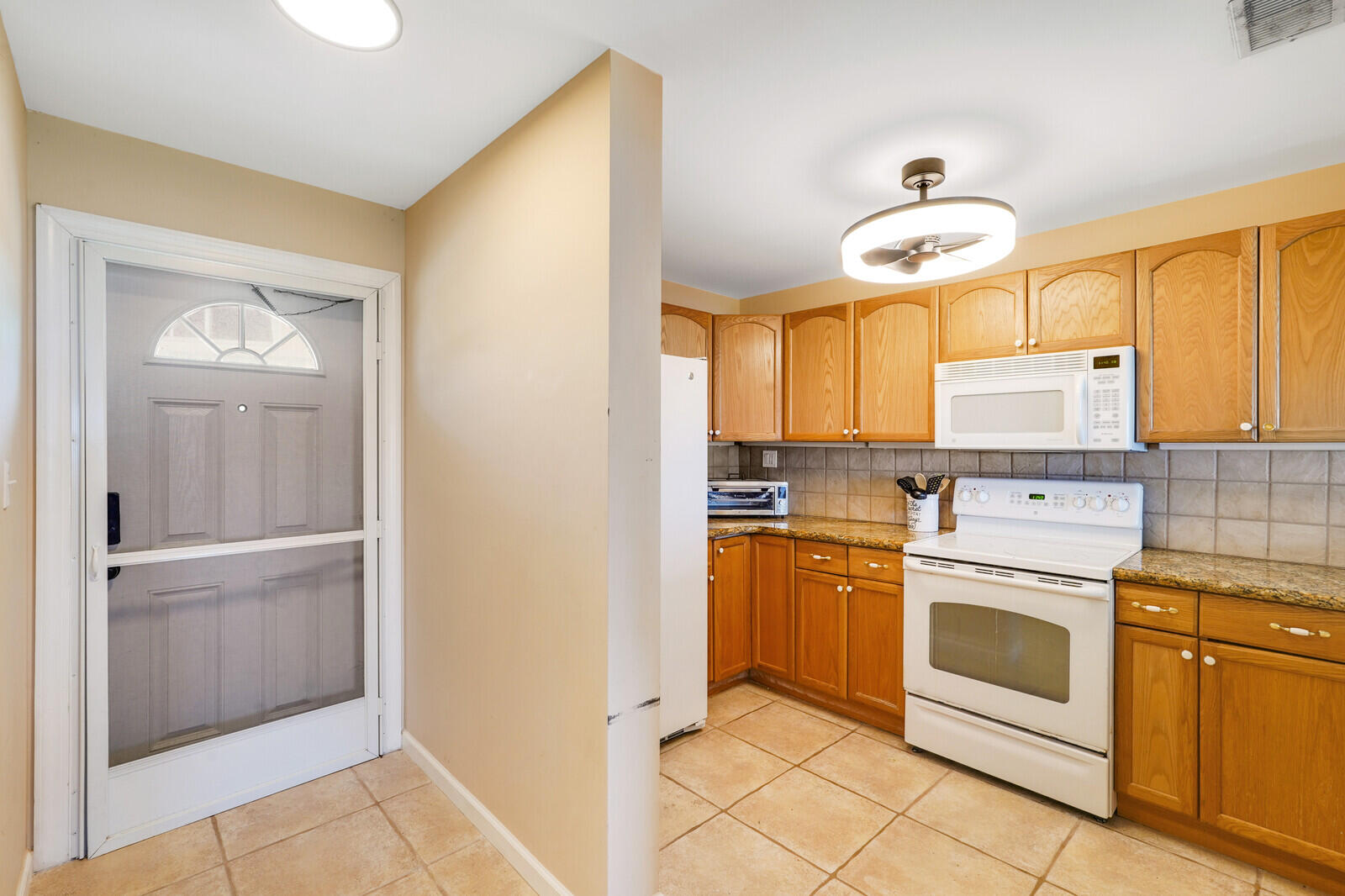 1550 S Ocean Drive 24