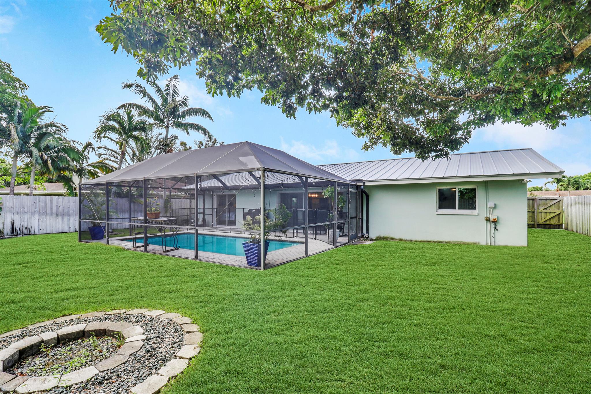 3841 Buttercup Circle S