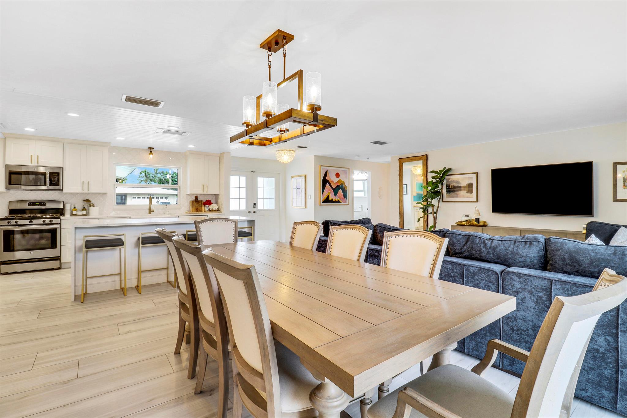 3841 Buttercup Circle S