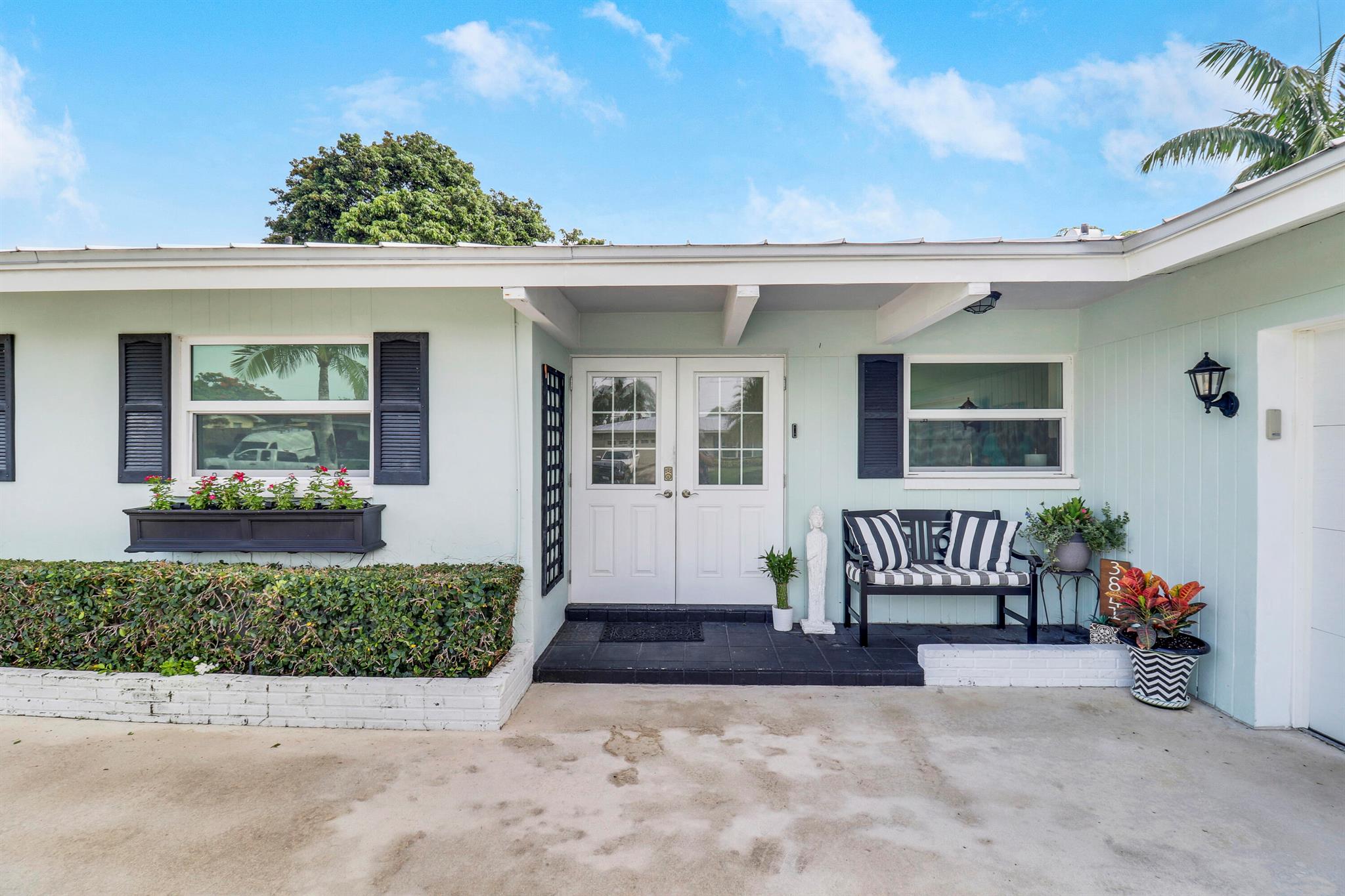 3841 Buttercup Circle S