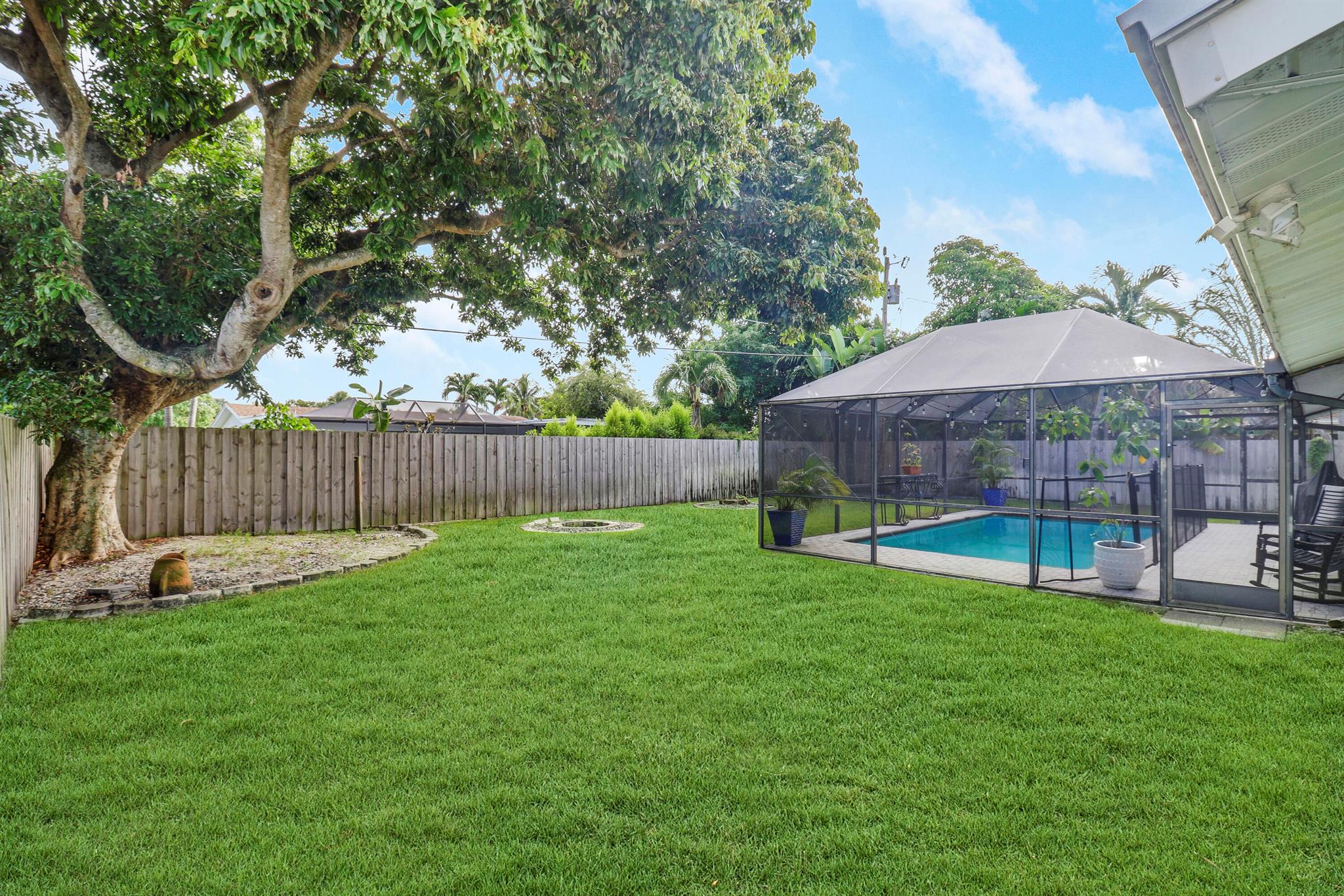 3841 Buttercup Circle S