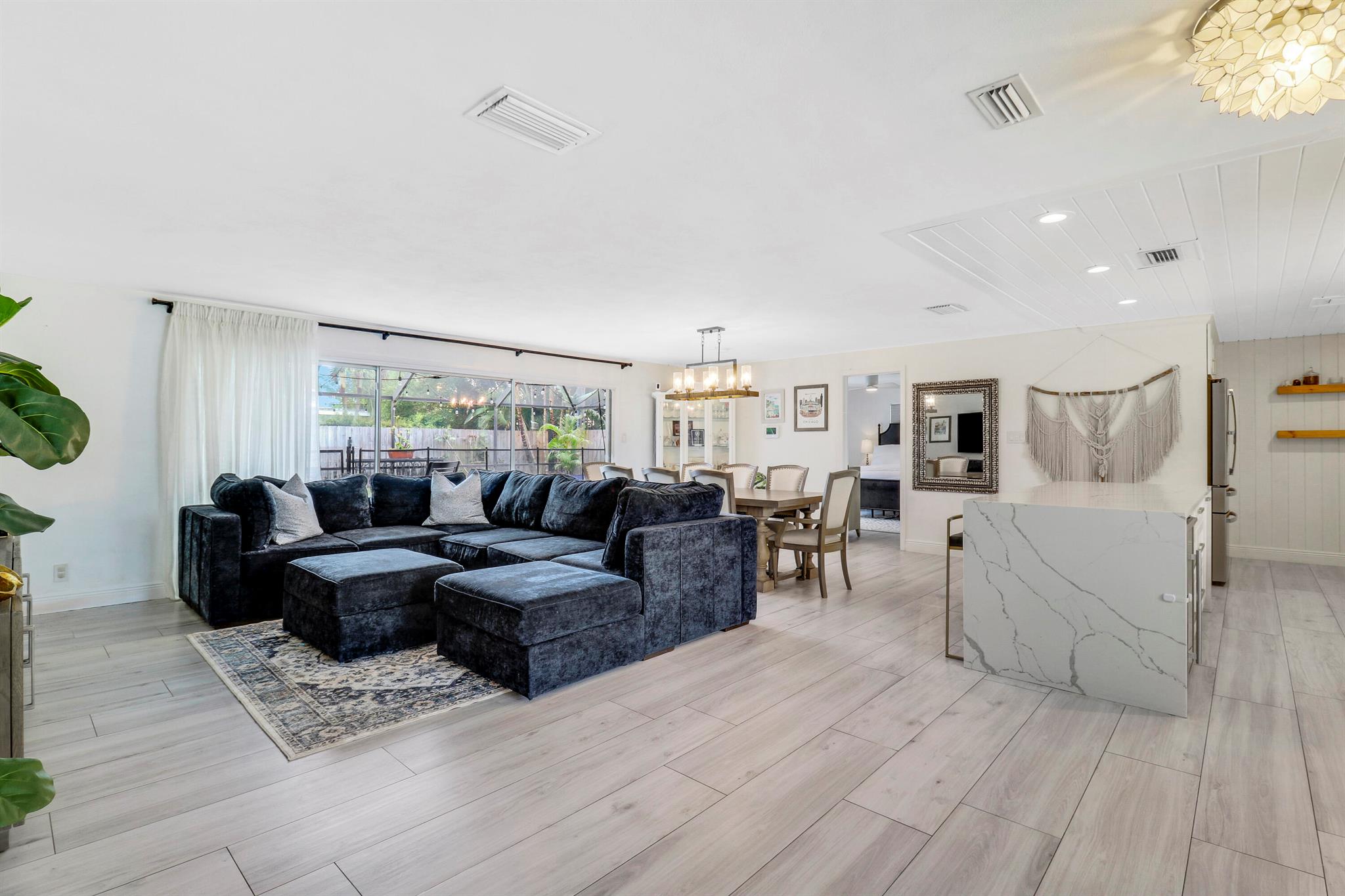 3841 Buttercup Circle S