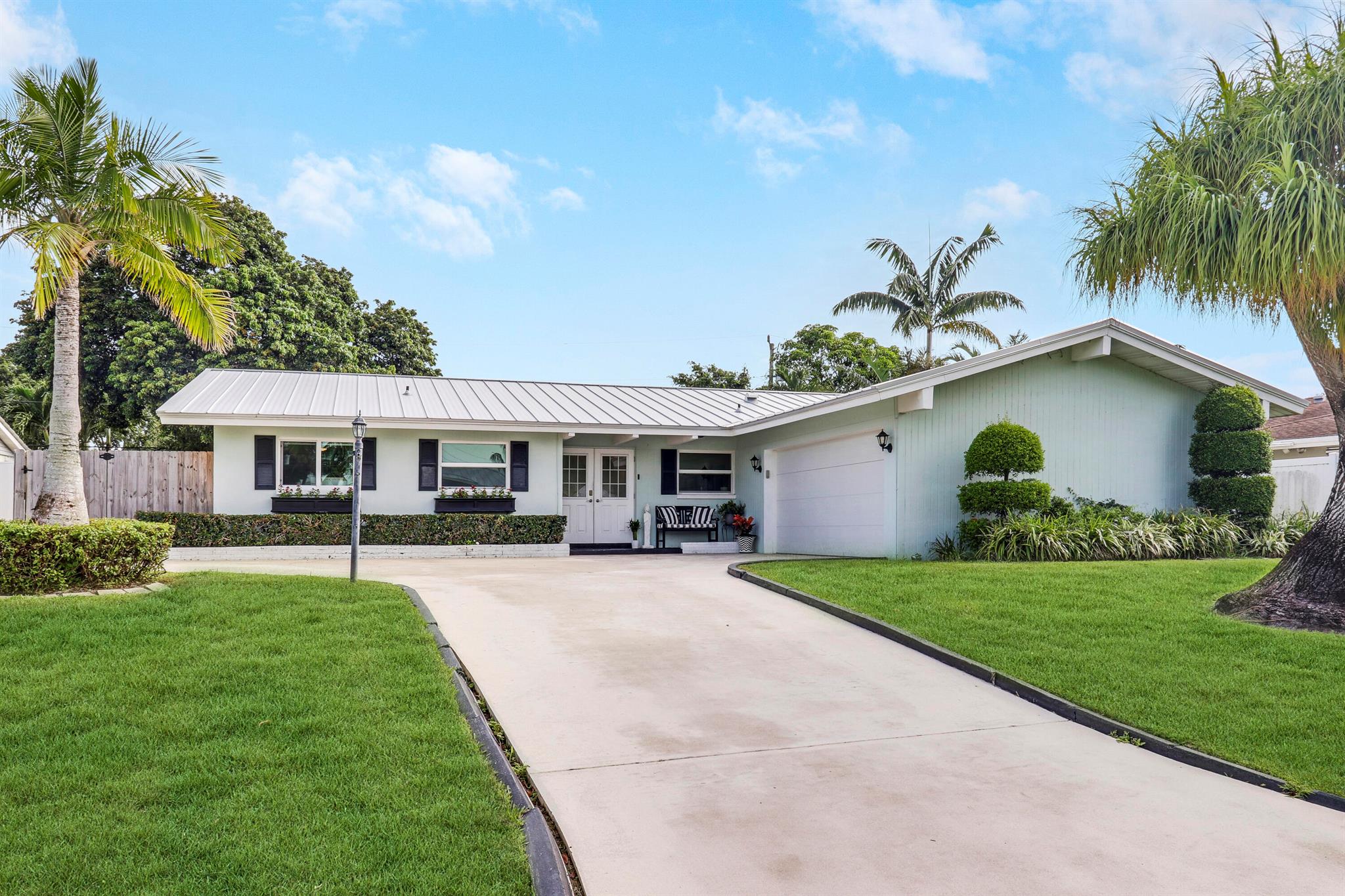 3841 Buttercup Circle S