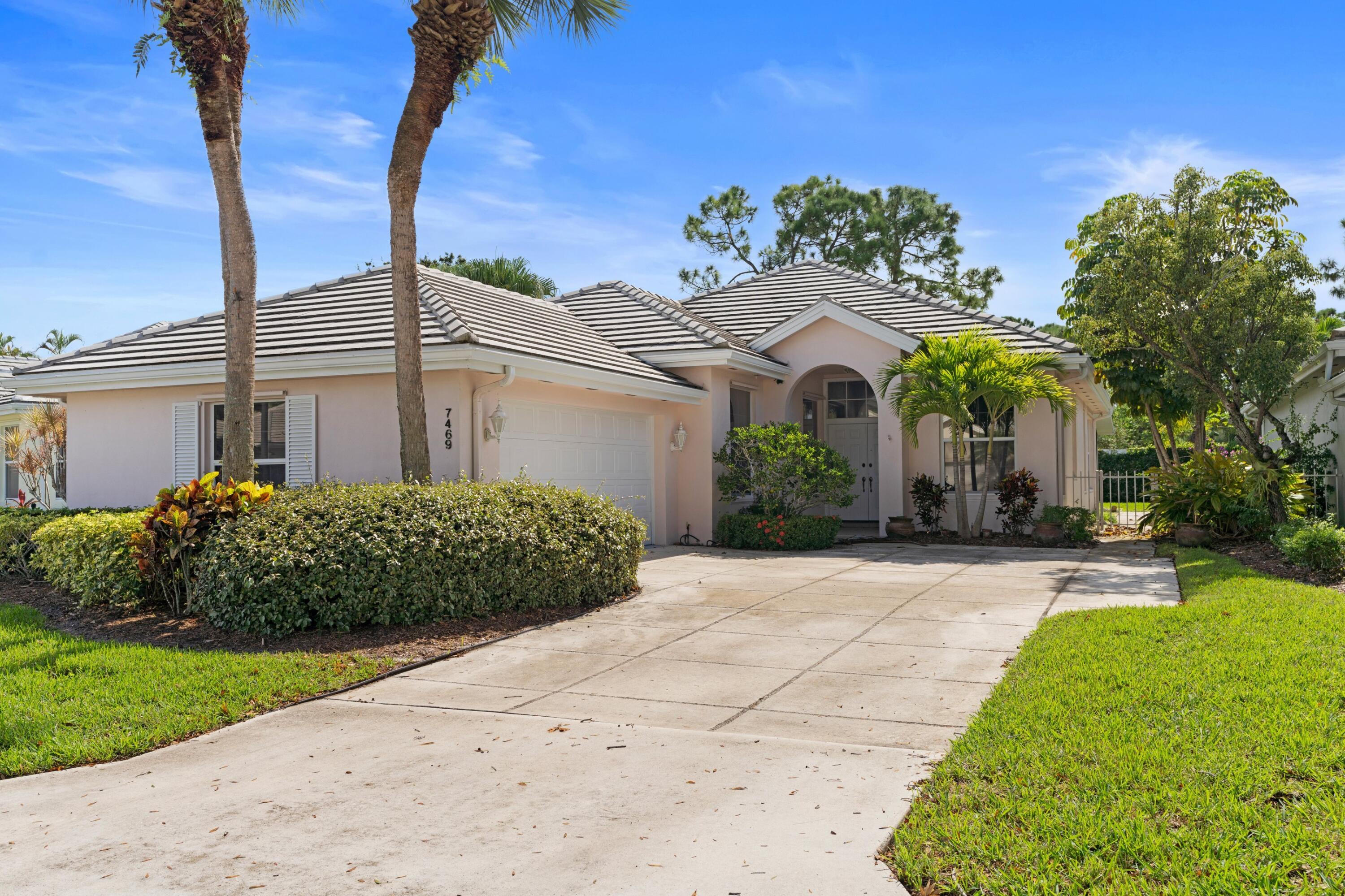 7469 SE Marsh Fern Lane