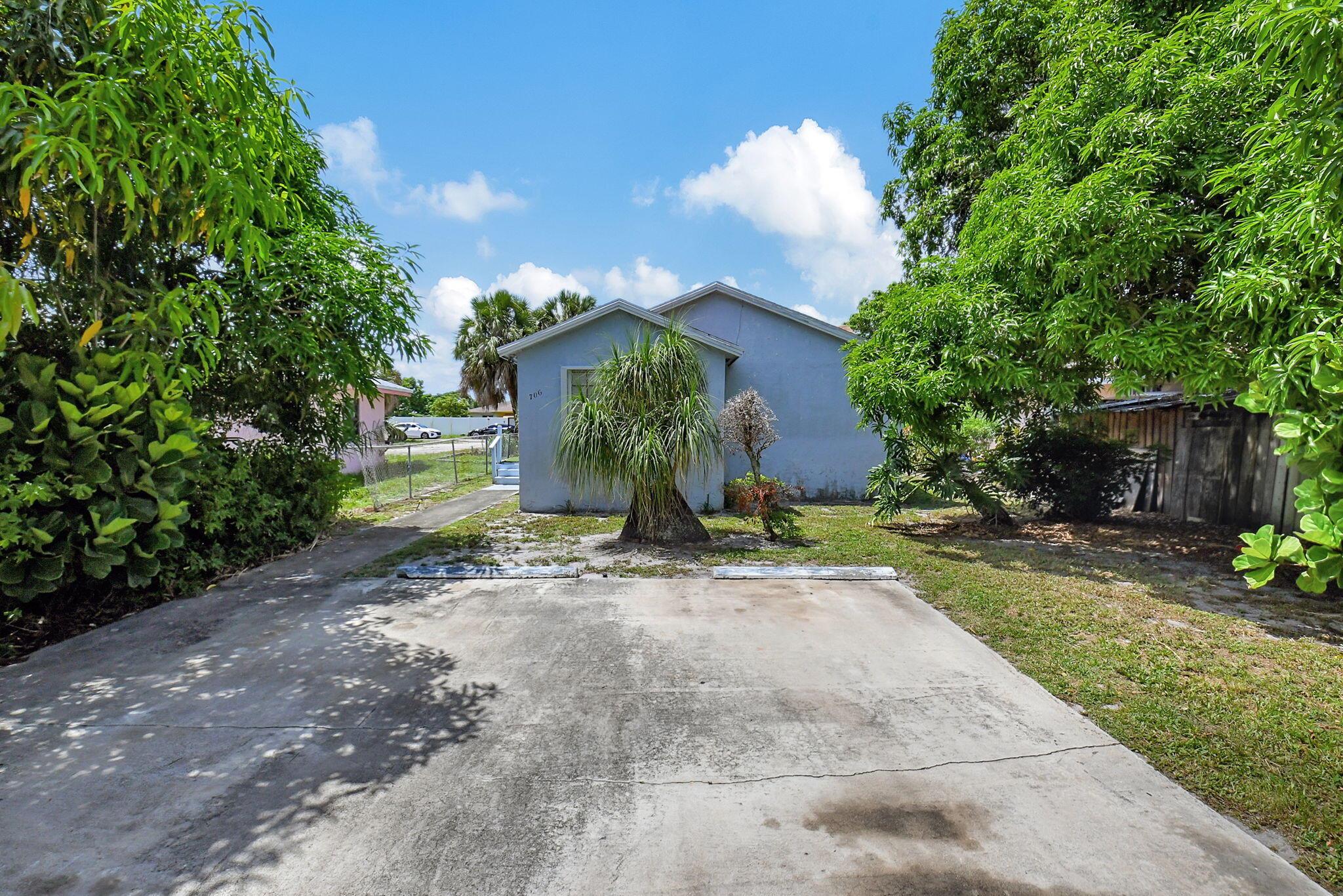 706 Lake Ida Road