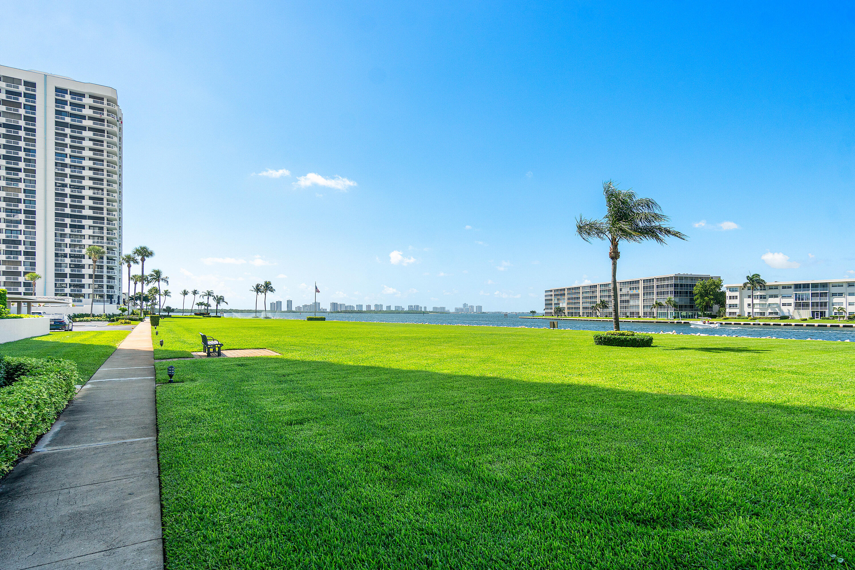 123 Lakeshore Drive 1543