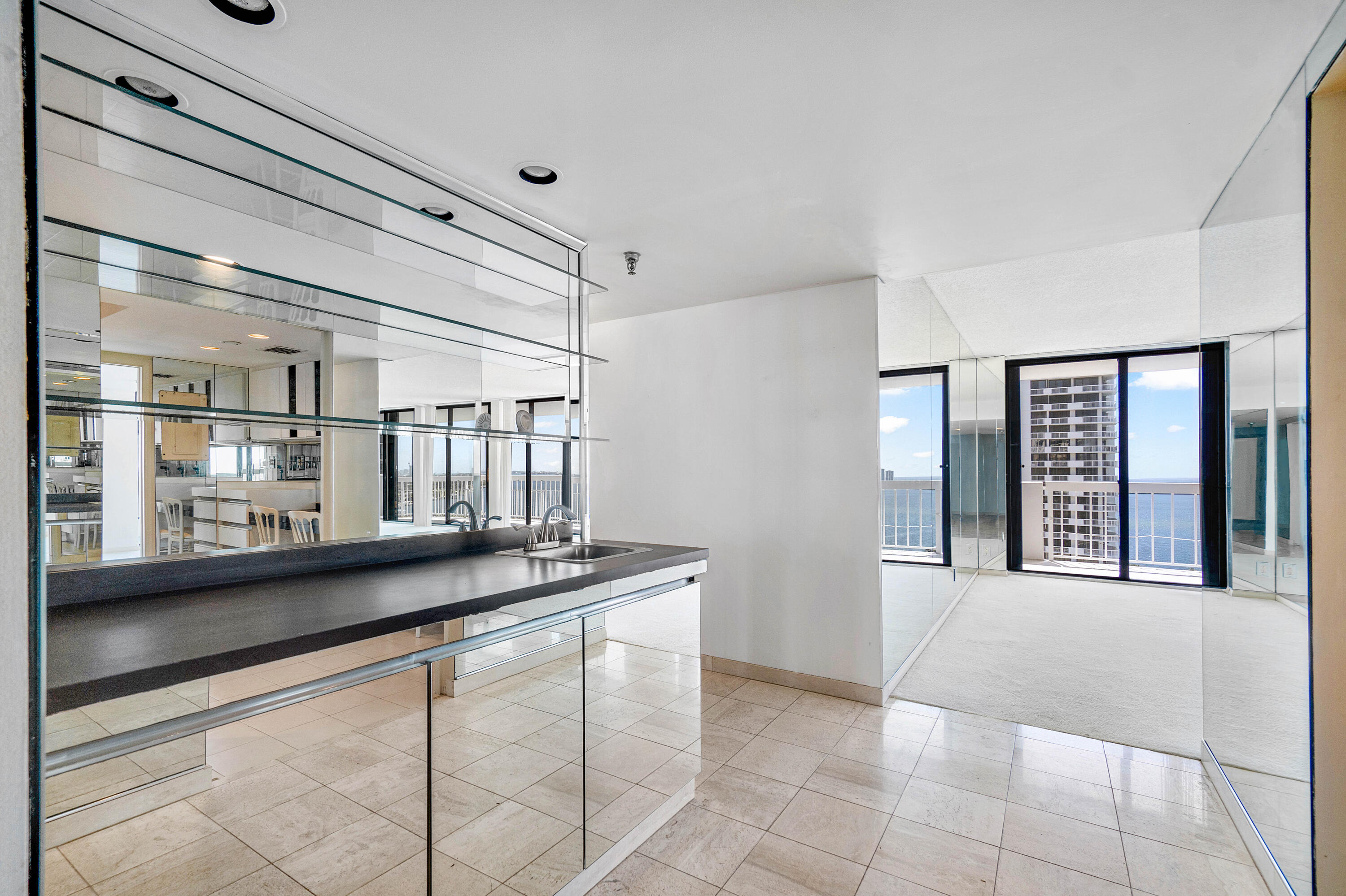 123 Lakeshore Drive 1543