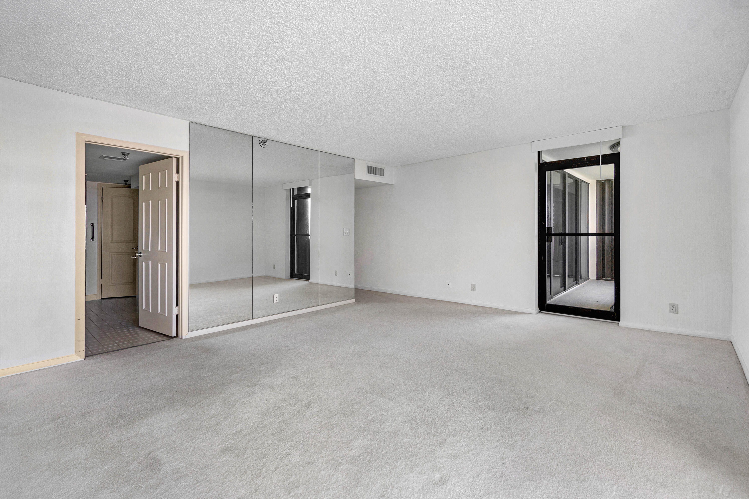 123 Lakeshore Drive 1543