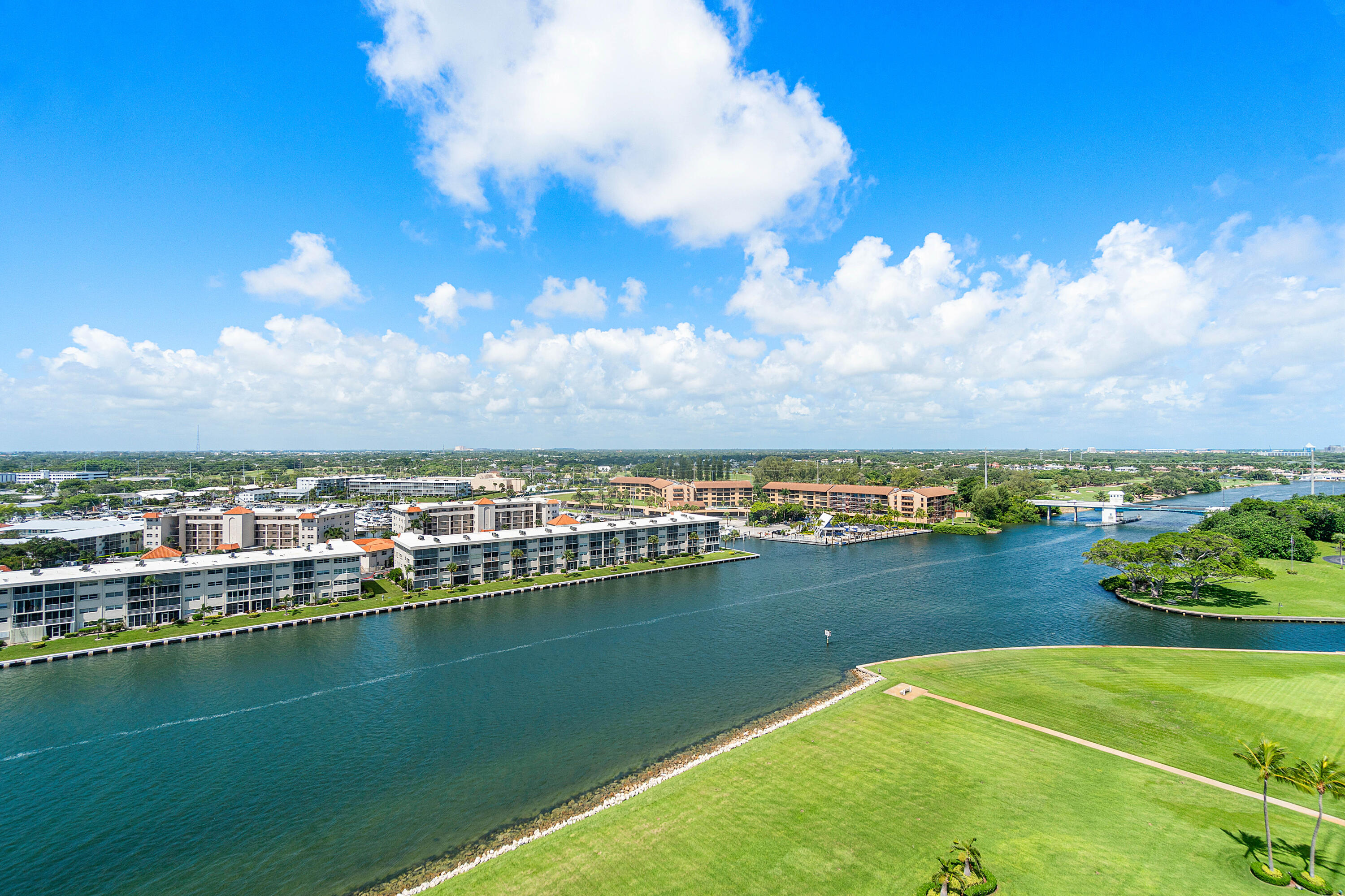 123 Lakeshore Drive 1543