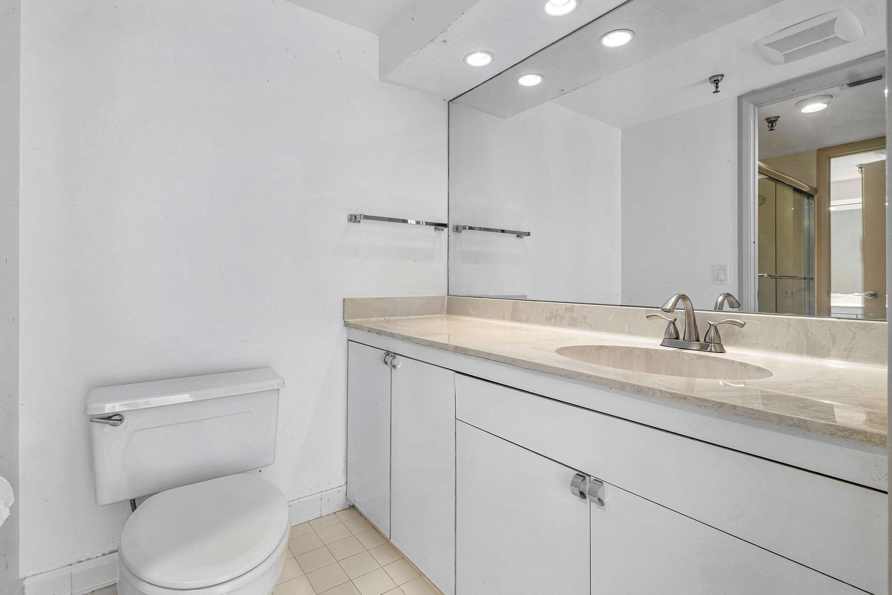 123 Lakeshore Drive 1543