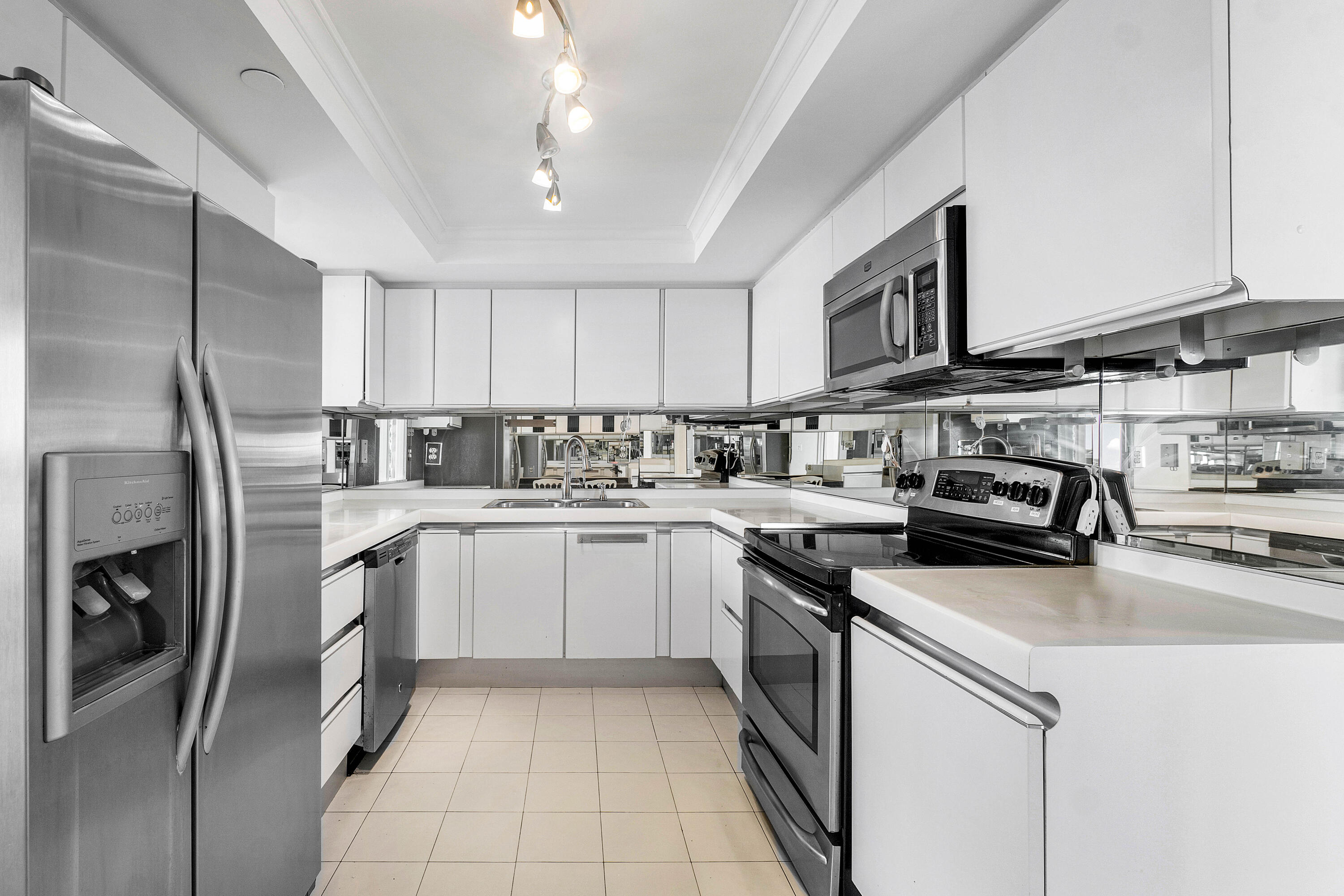 123 Lakeshore Drive 1543